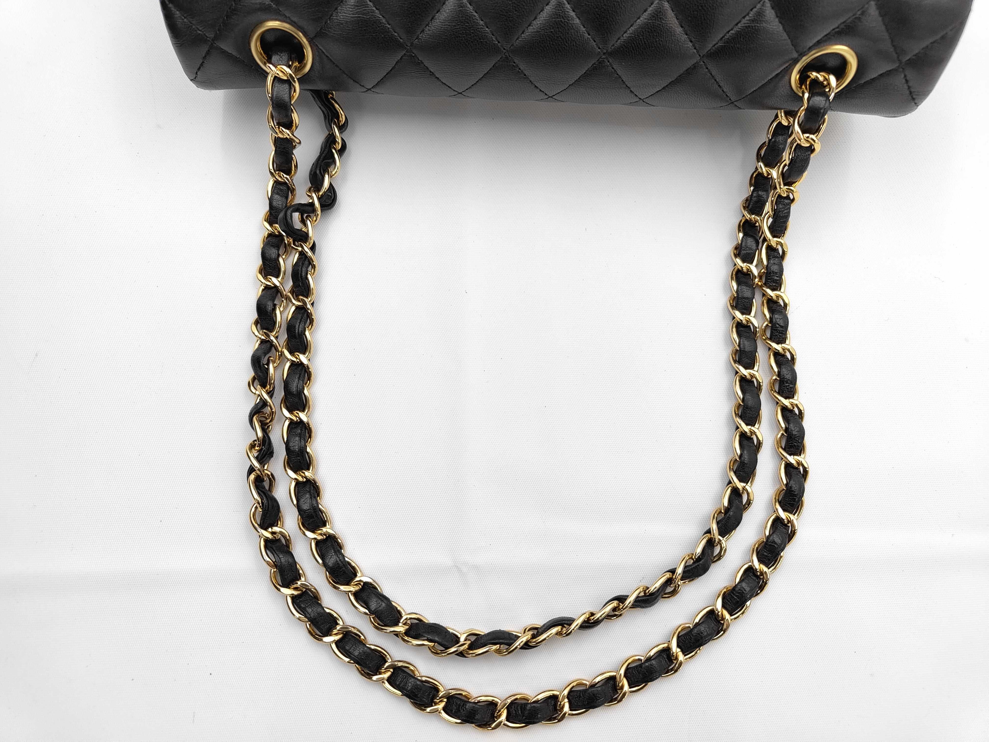Matelassé 25cm Lambskin Shoulder Bag, Black with Gold Hardware, 31020413 — view 3