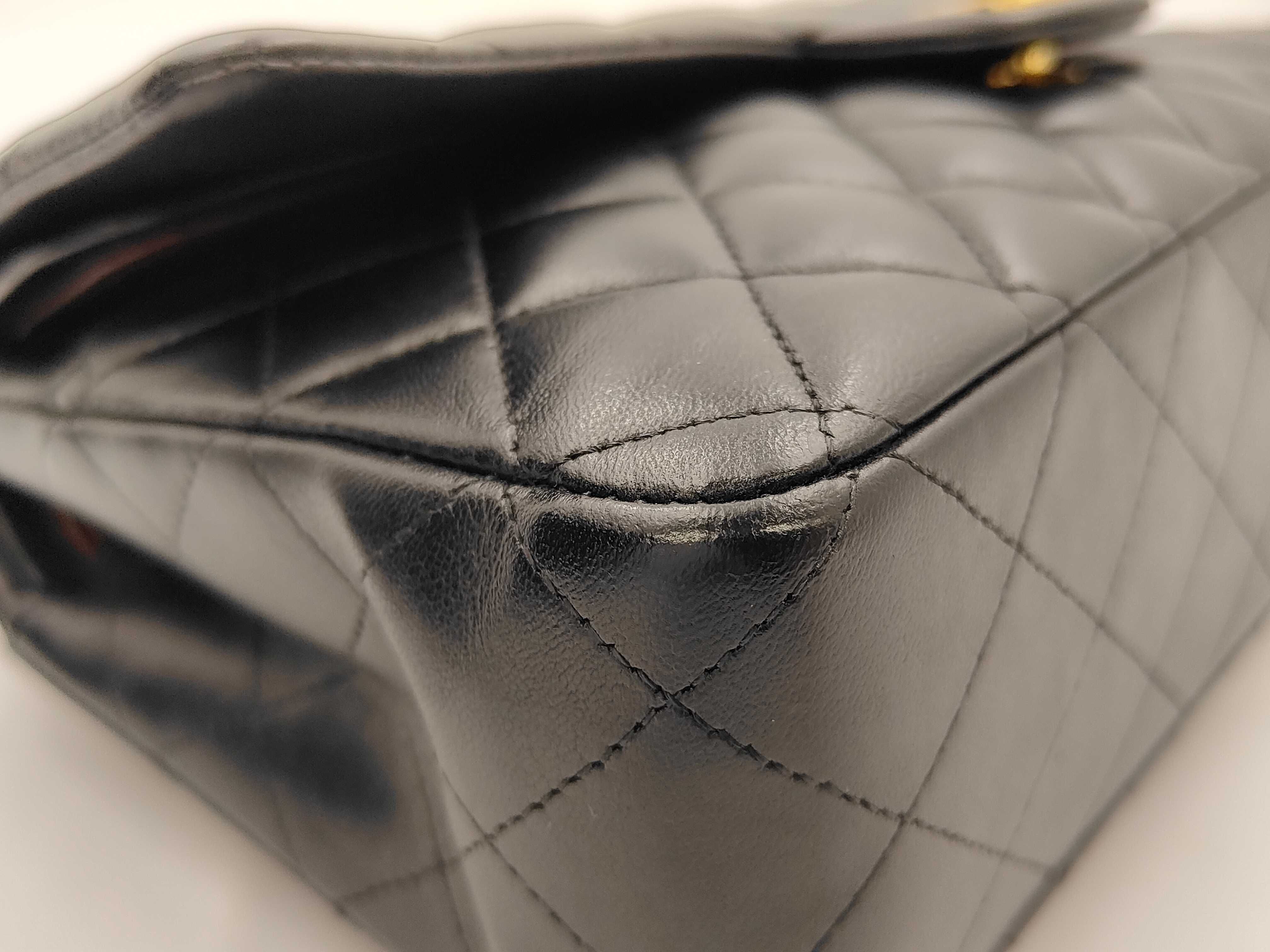 Matelassé 25cm Lambskin Shoulder Bag, Black with Gold Hardware, 31020413 — view 6