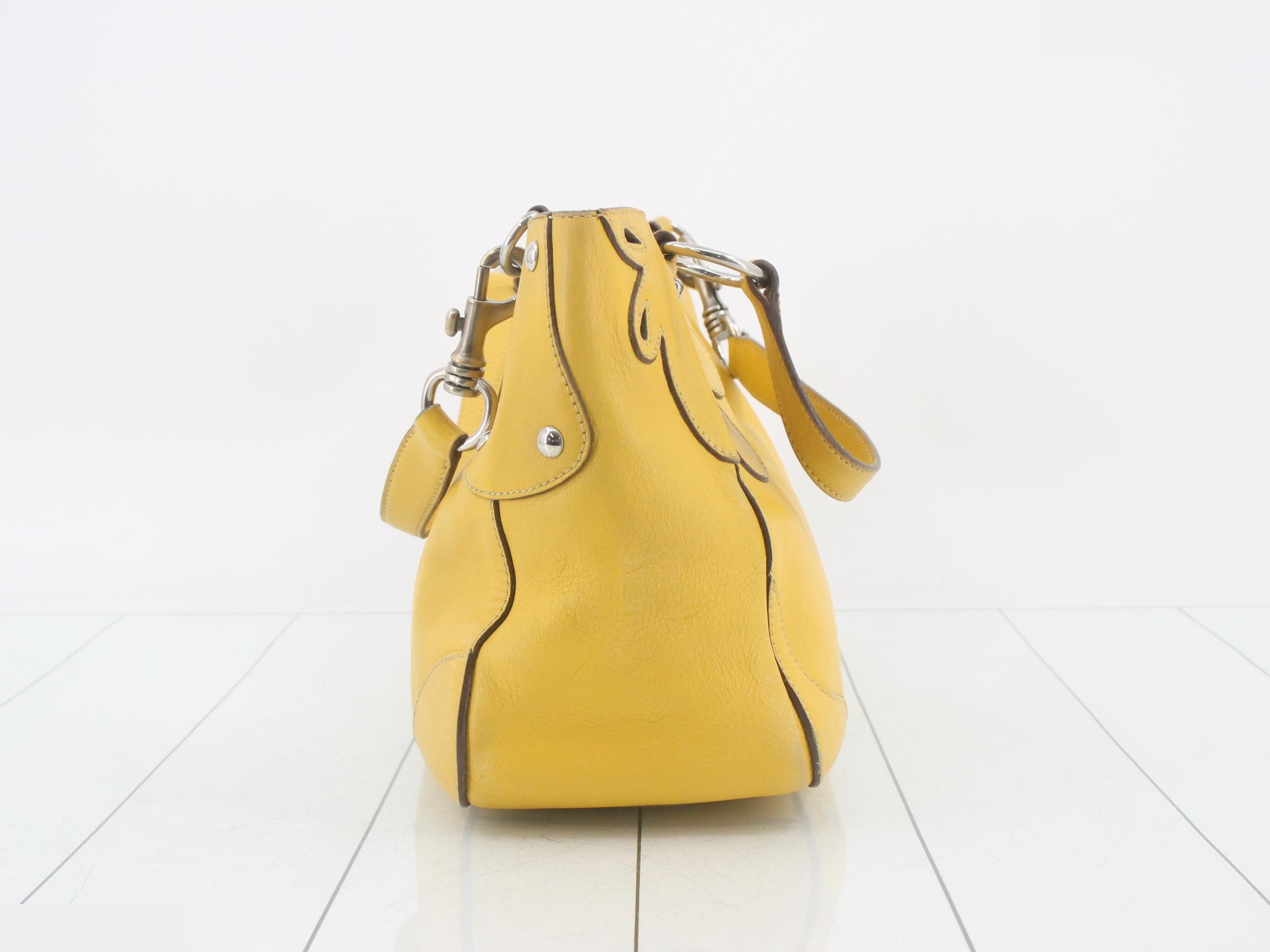 Leather semi-shoulder bag with flower motif and brand logo, yellow tones. — view 4