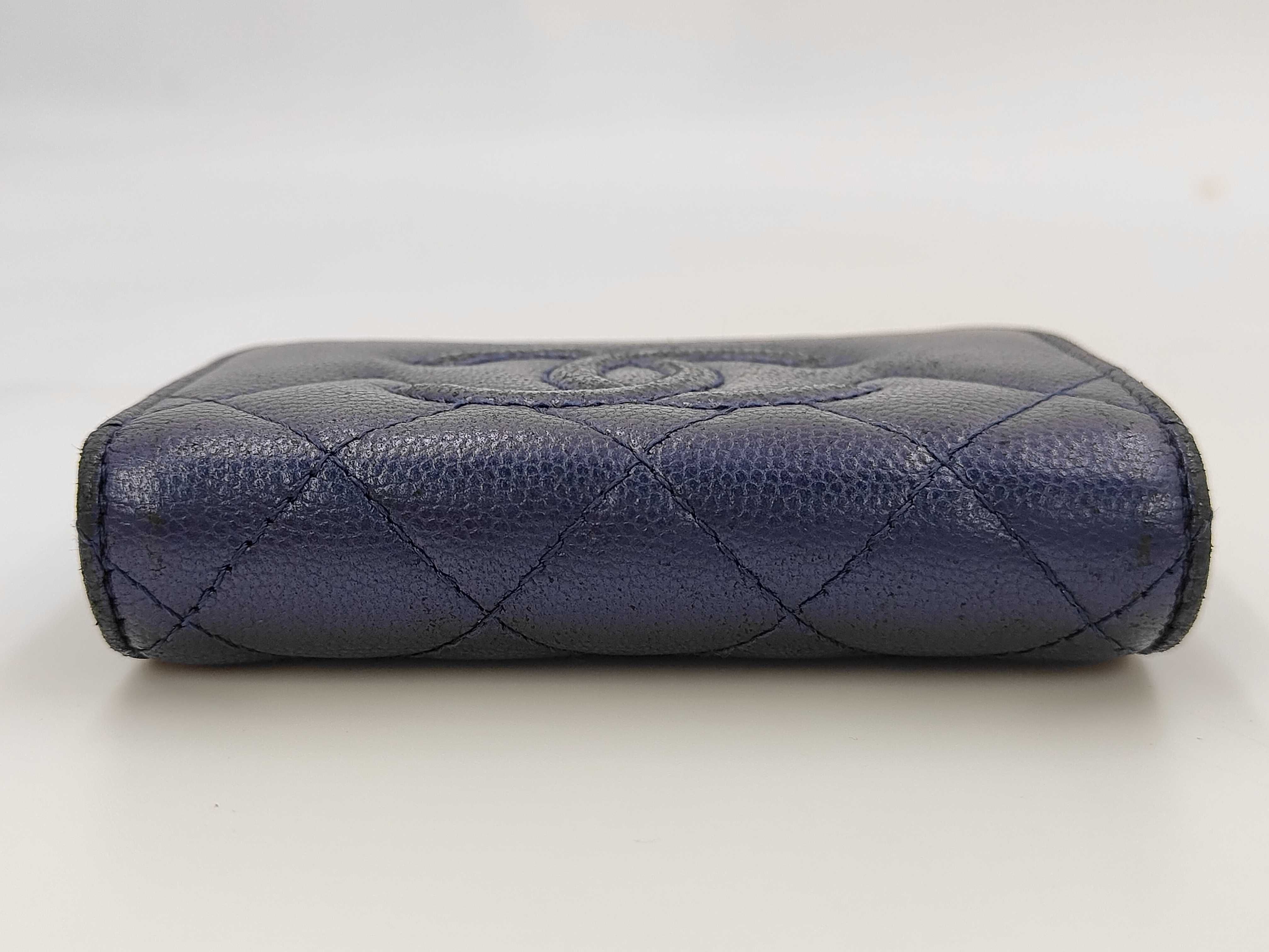 bi-fold wallet, serial number 24, with seal guarantee. — view 4