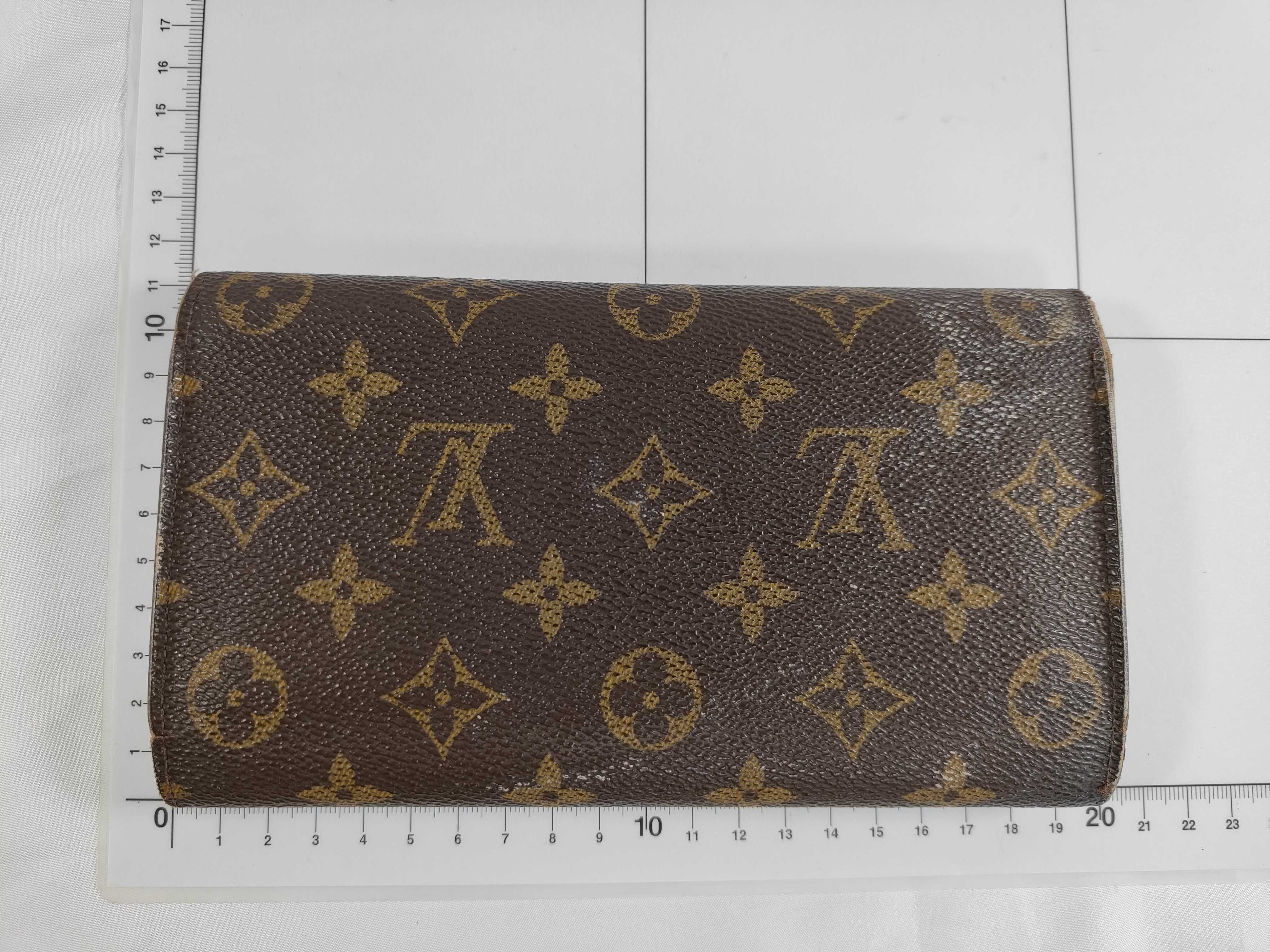 Monogram Portefeuille Tresor International Long Wallet — view 2