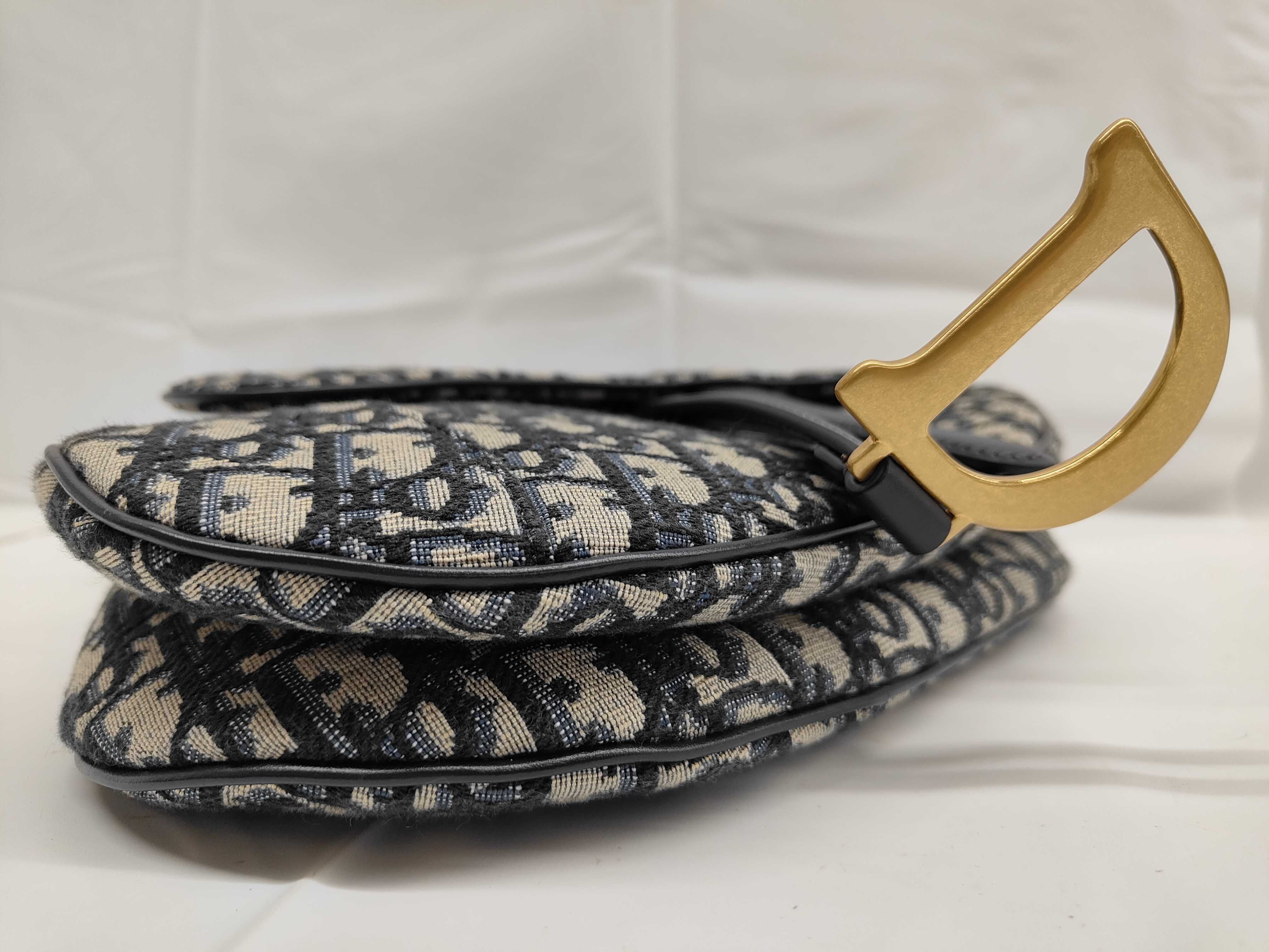 Oblique Saddle Bag Shoulder Bag — view 7