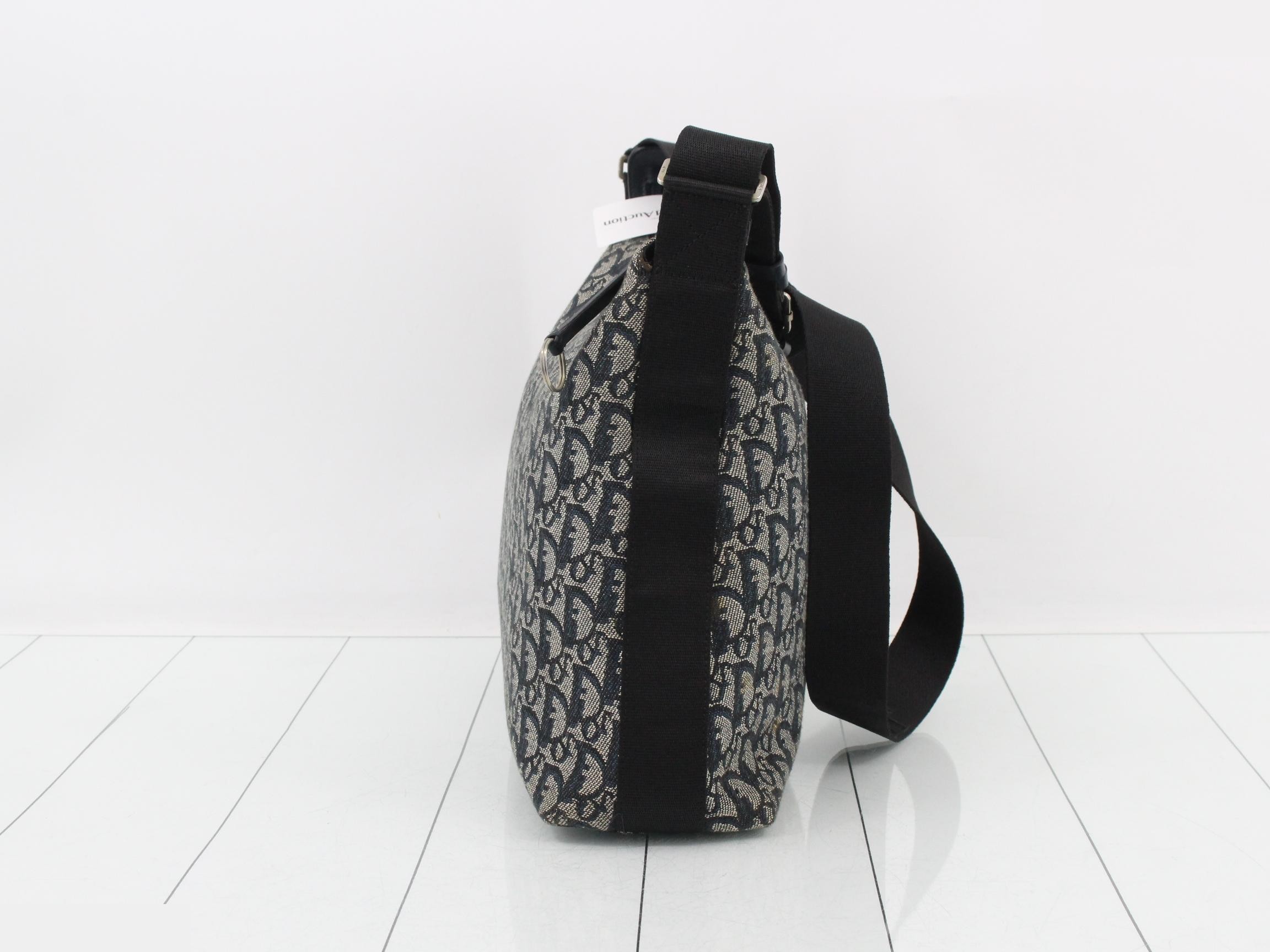 Trotter (bag) - Shoulder bag — view 4