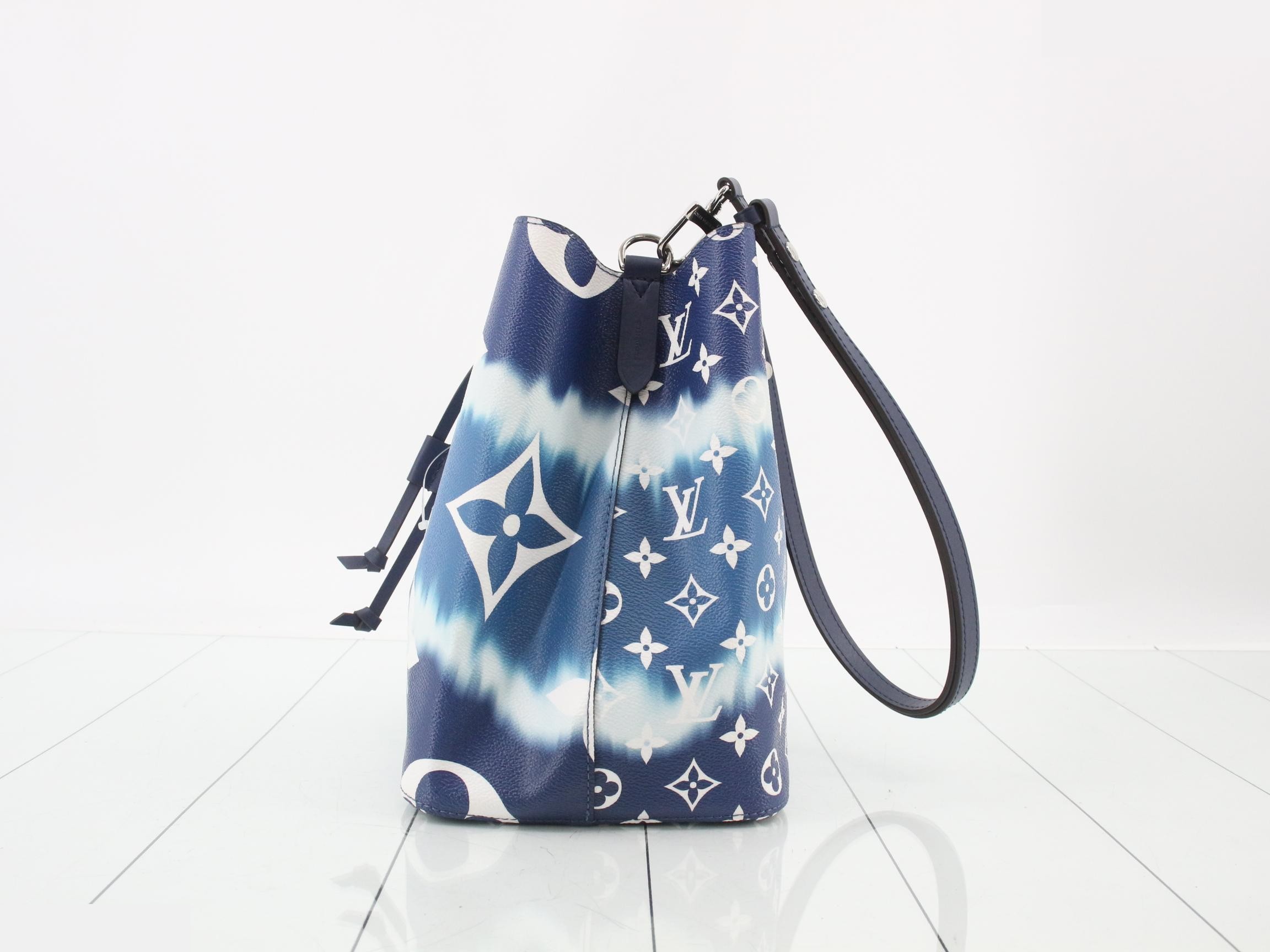 LV Escale NeoNoe Tie-Dye Shoulder Bag — view 3