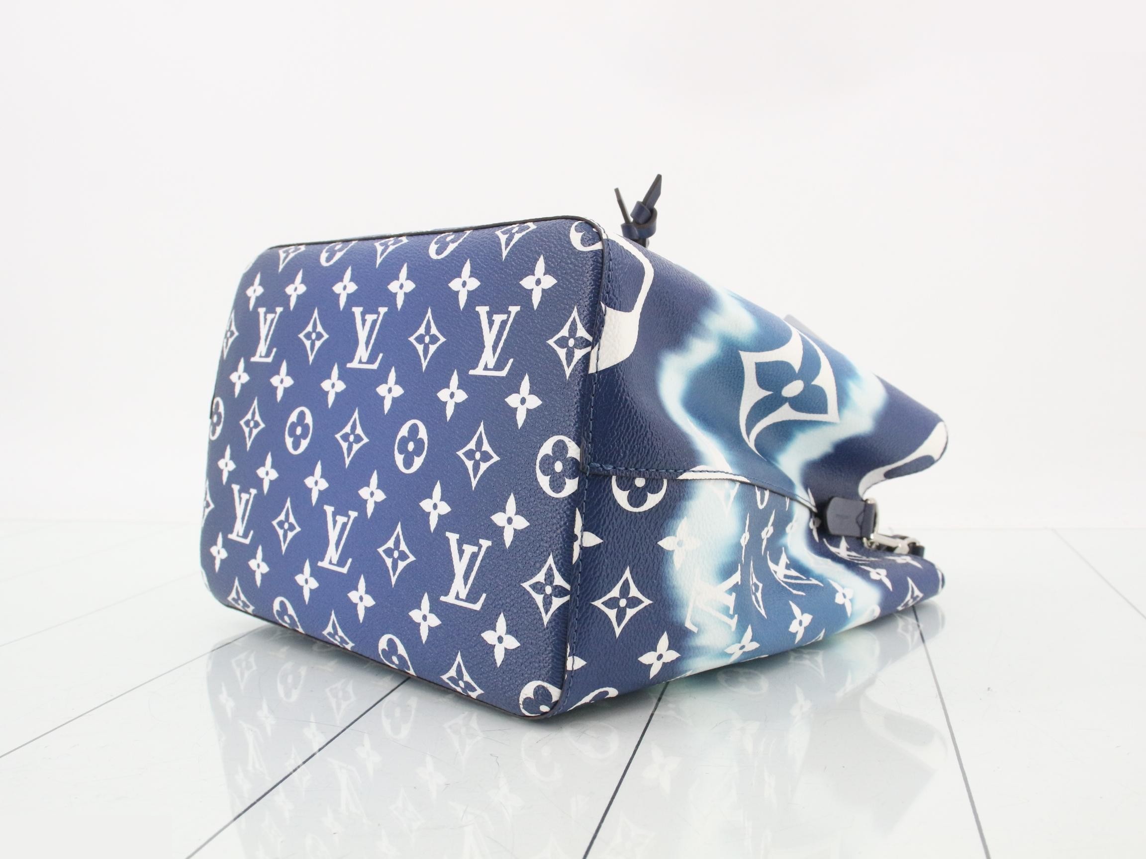 LV Escale NeoNoe Tie-Dye Shoulder Bag — view 6