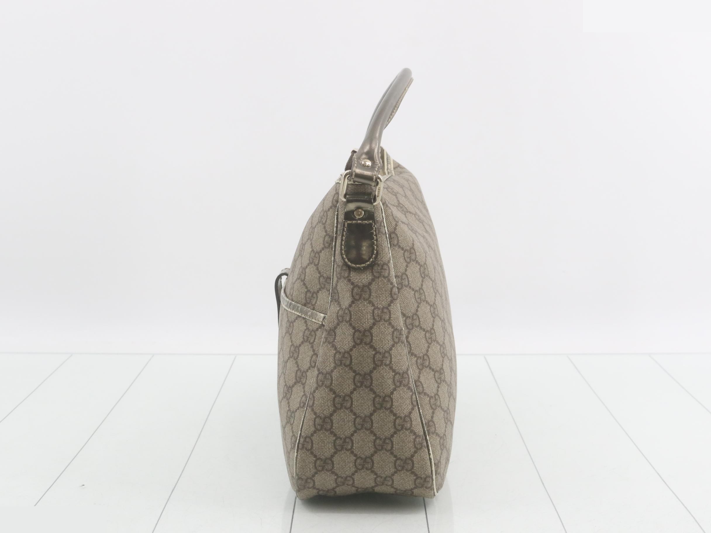 GG Supreme Shoulder Bag — view 3