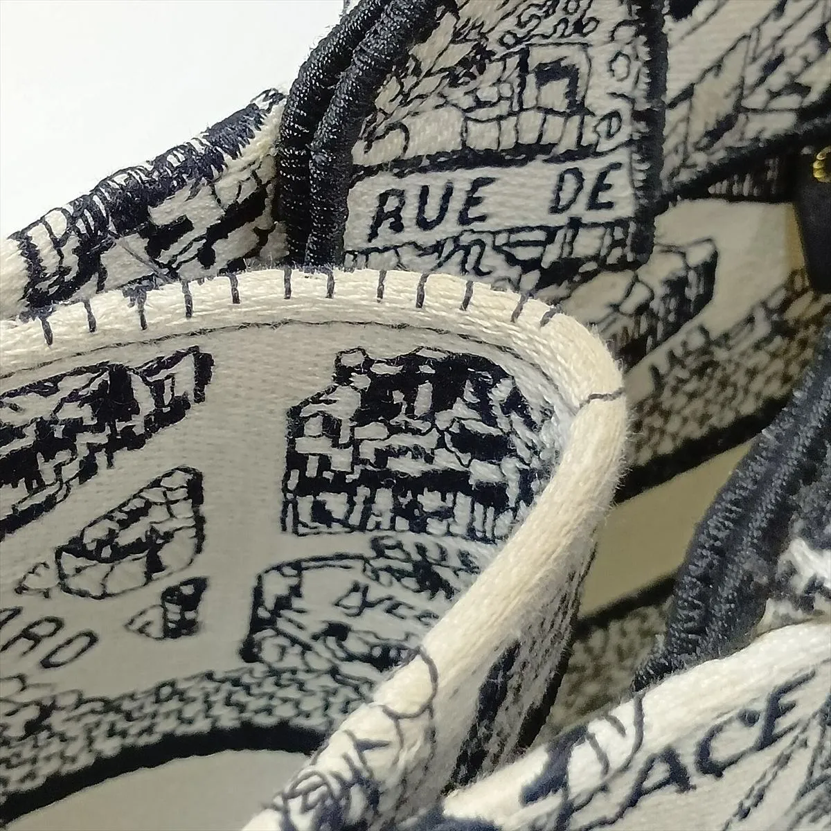Plan de Paris Book Tote Small Canvas Tote Bag White x Black — view 13