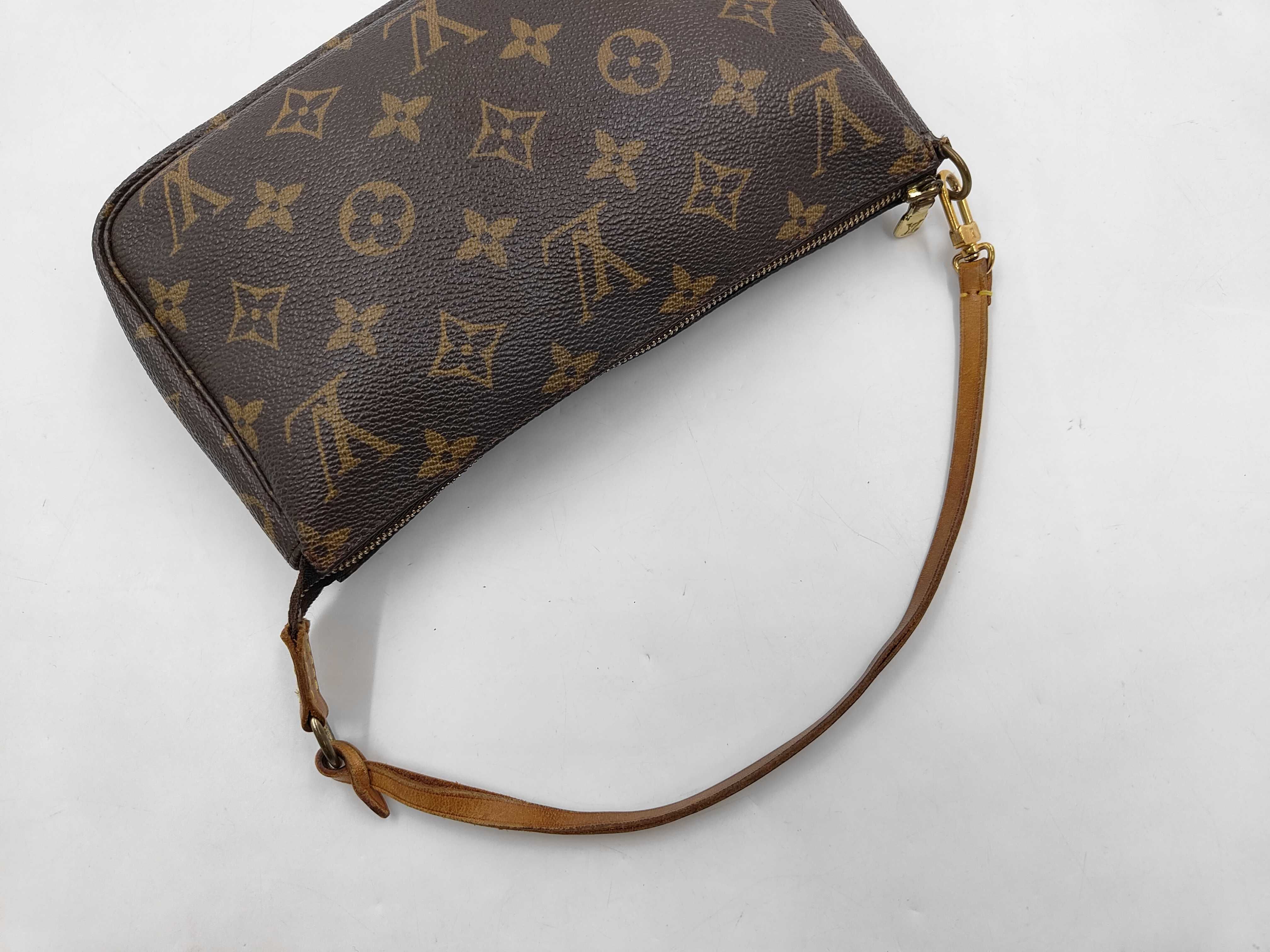 Monogram LV Accessoires Pouch — view 3