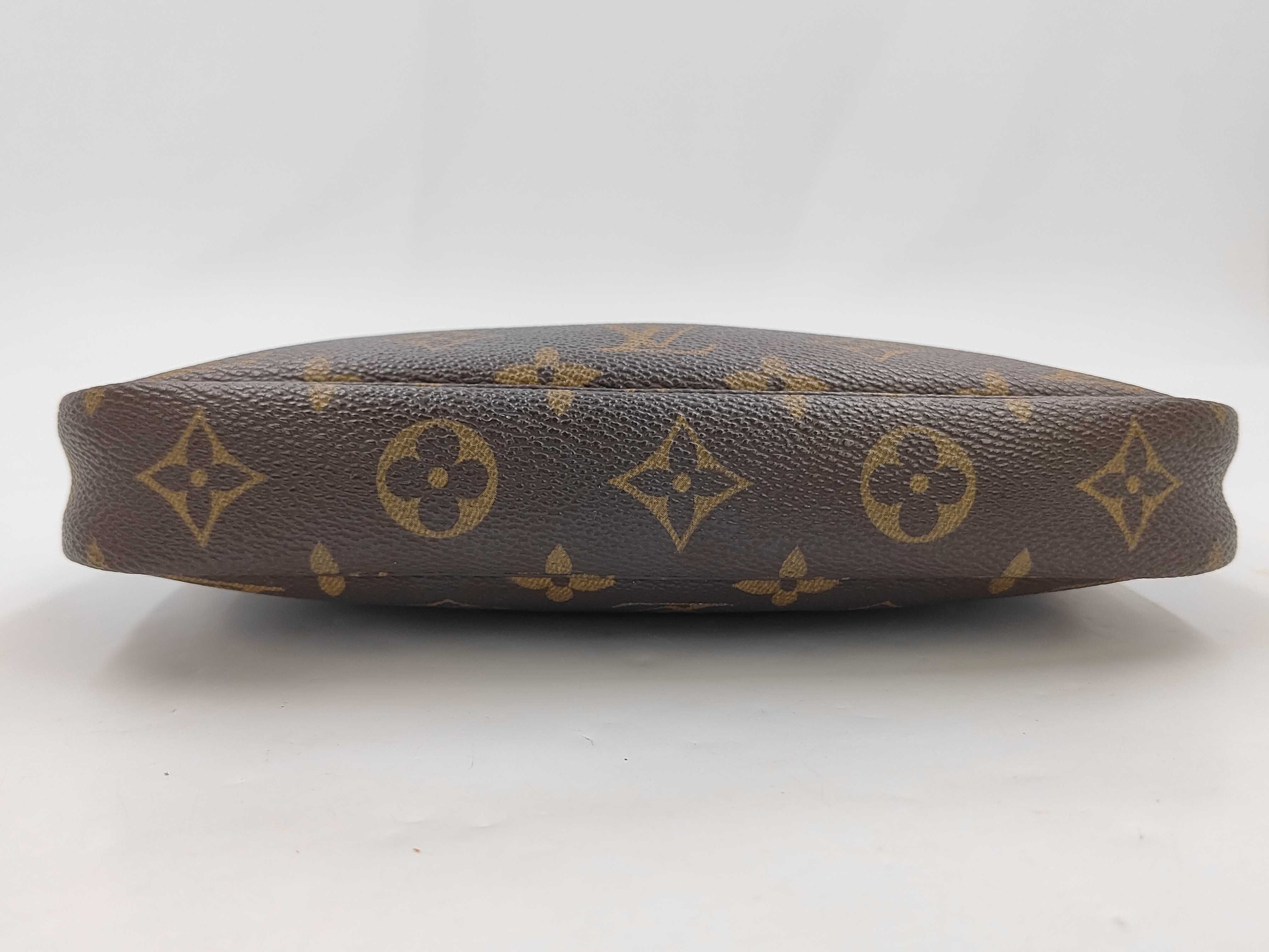 Monogram LV Accessoires Pouch — view 7