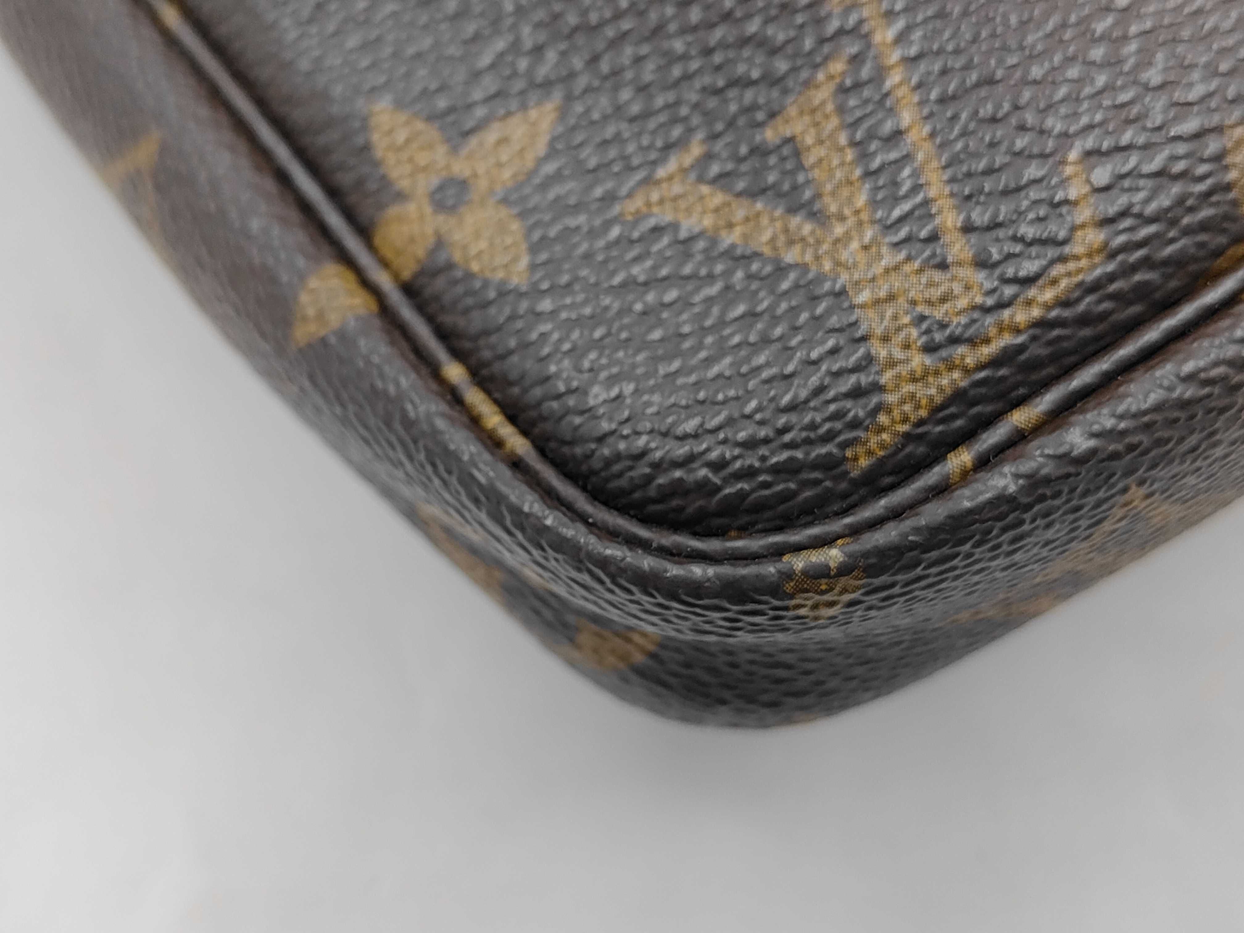 Monogram LV Accessoires Pouch — view 8