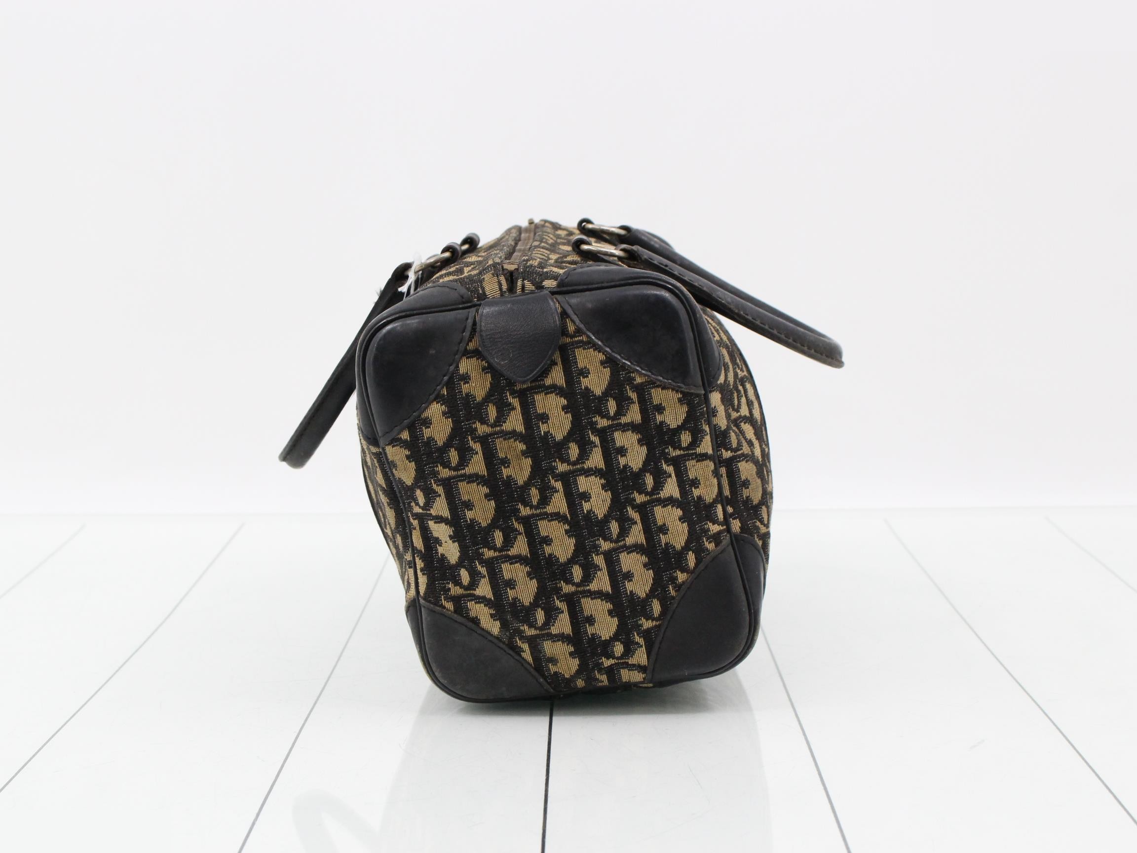 handbag — view 3