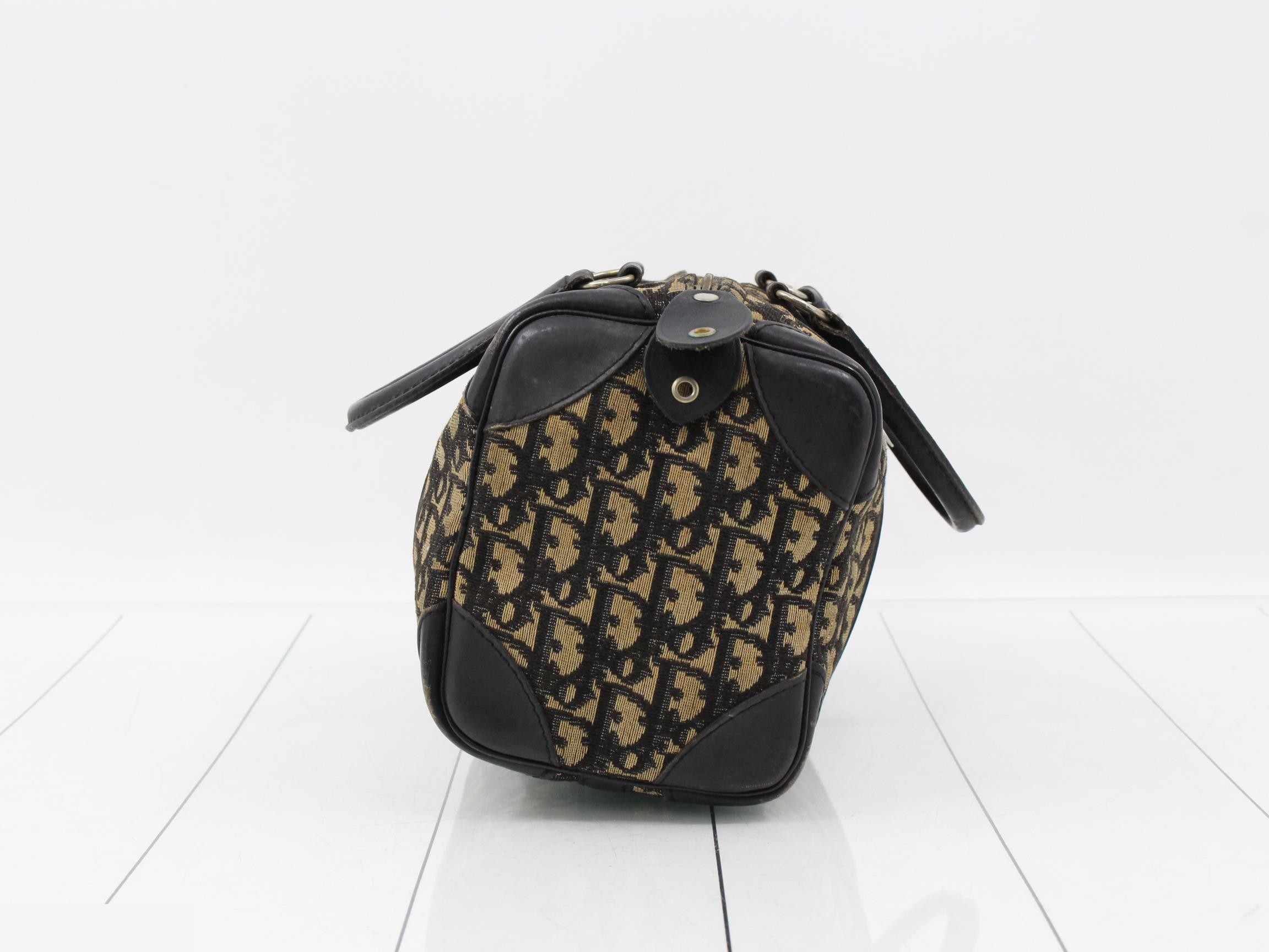 handbag — view 4
