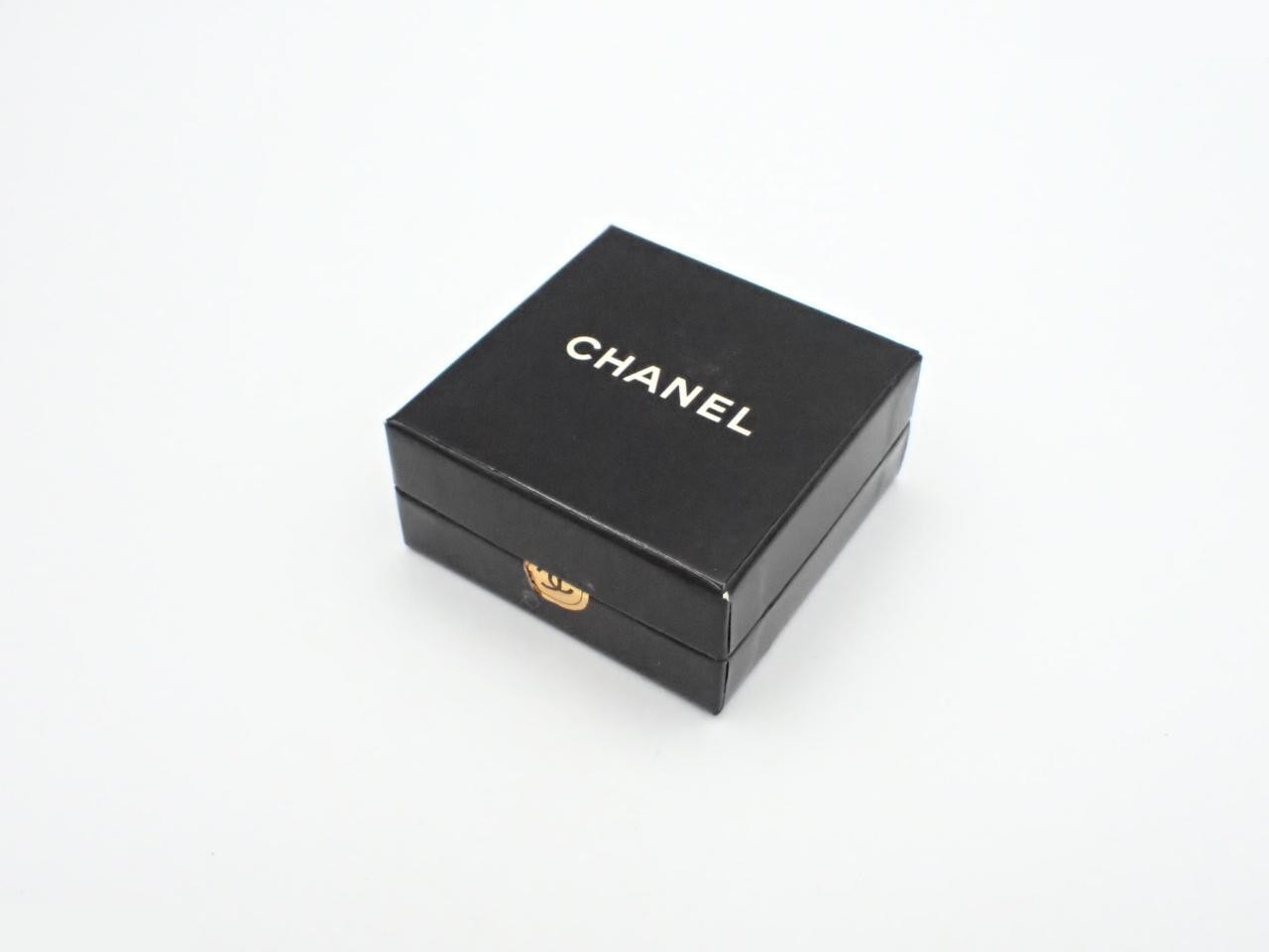 Brooch, Coco Mark, Gold — view 4