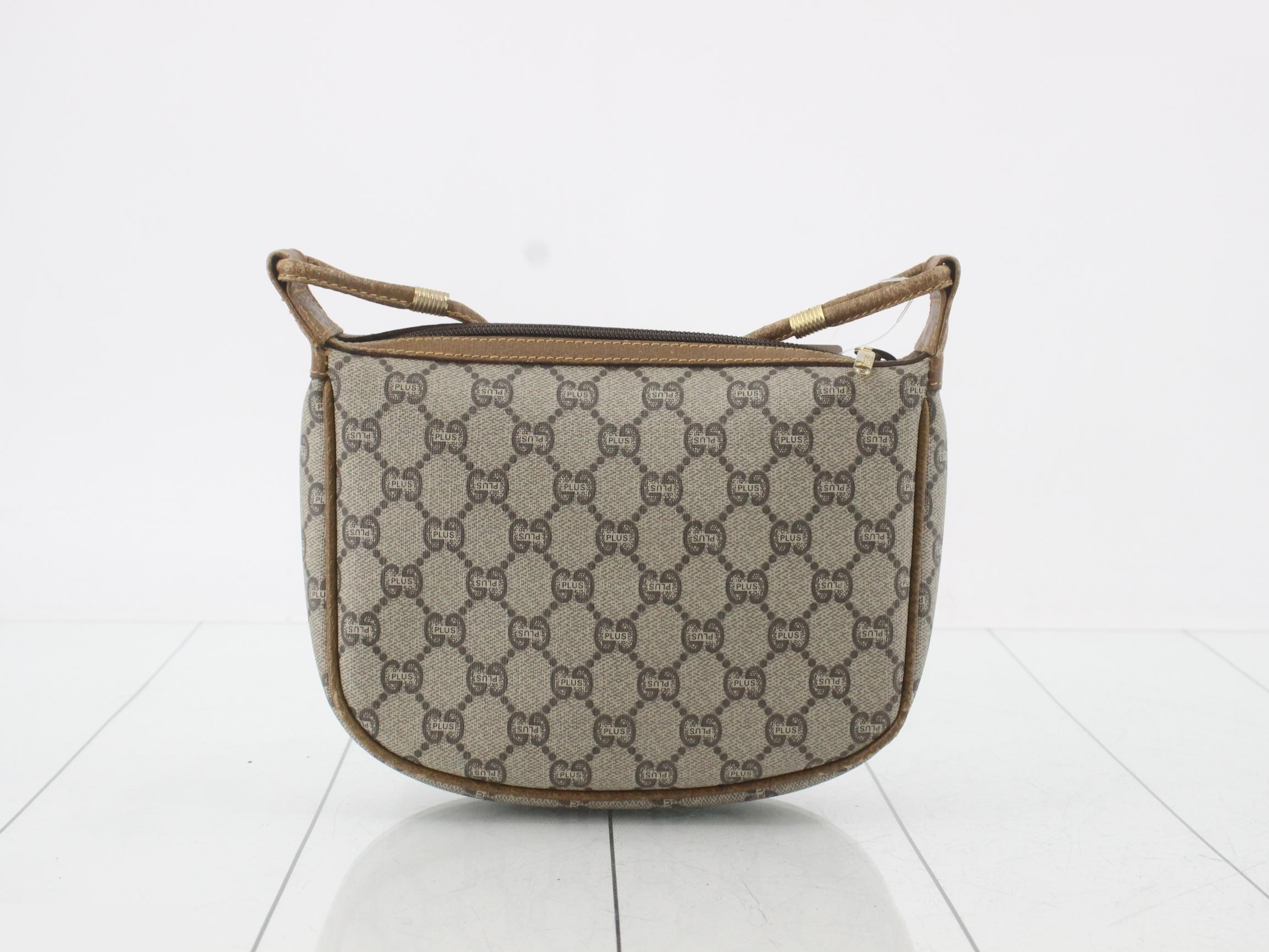 GG Supreme Shoulder Bag — view 2