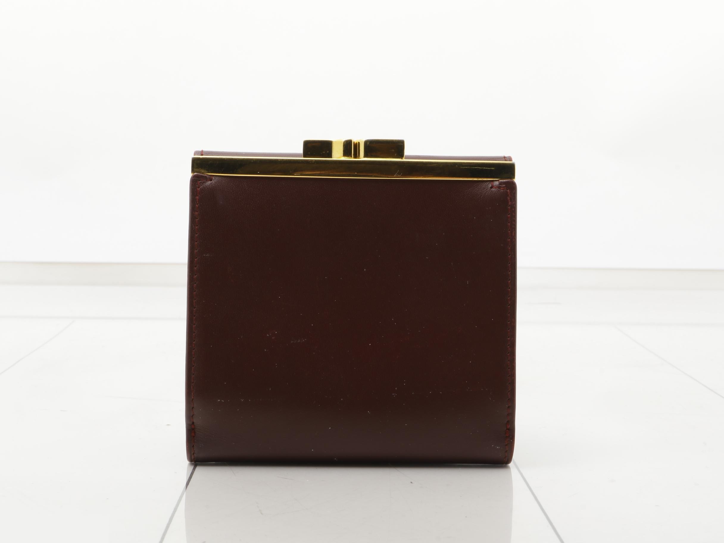 Must Line coin purse — view 2