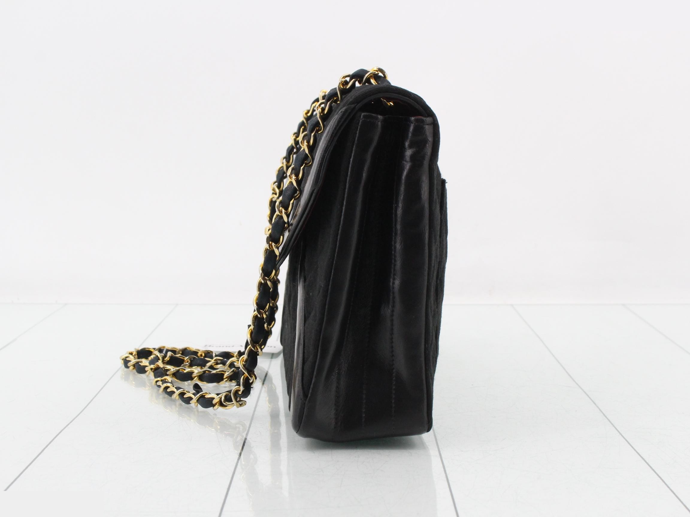 Matelassé (bag) - Shoulder bag — view 3
