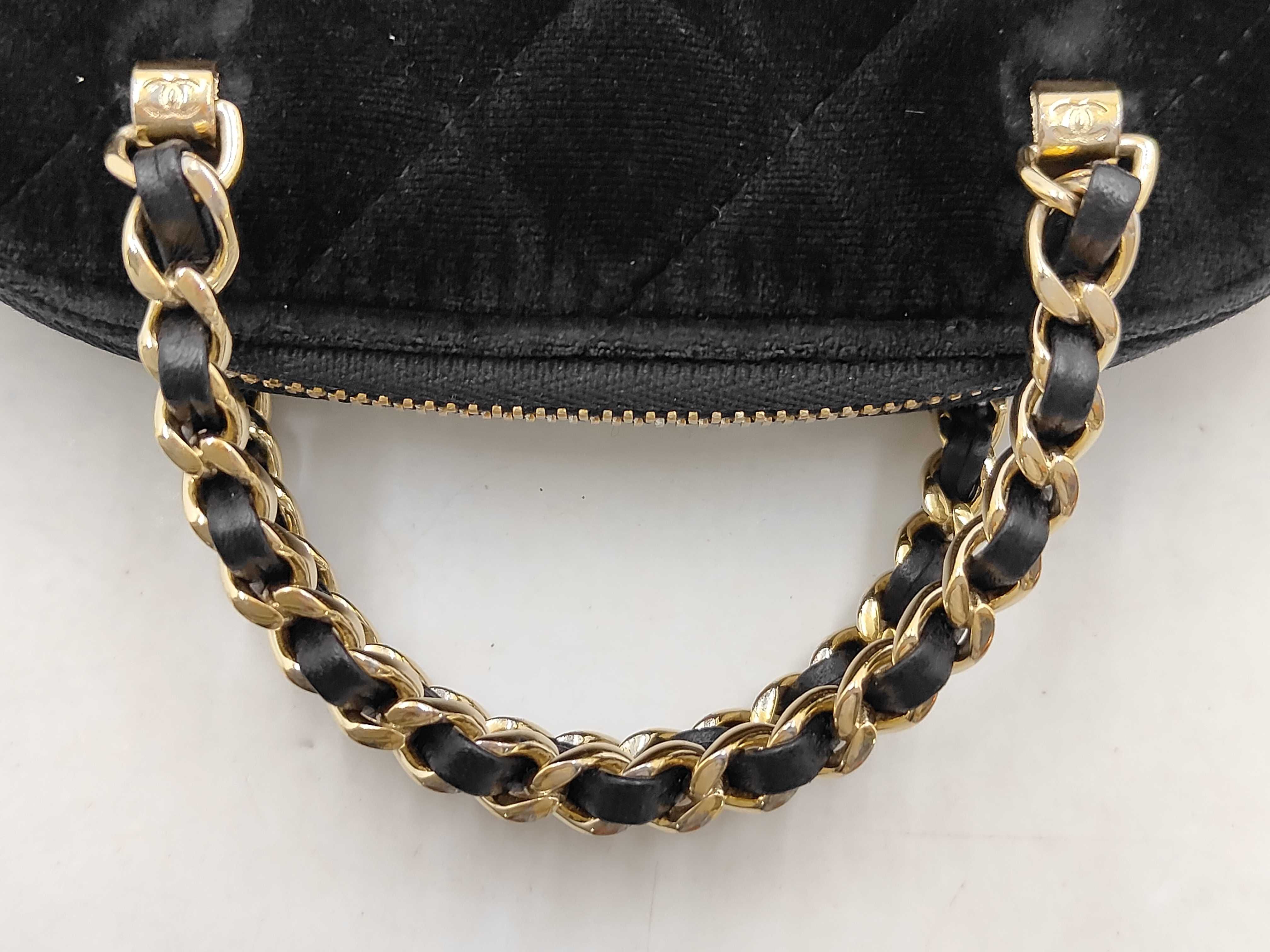 Velour Matelassé Black Shoulder Bag — view 5