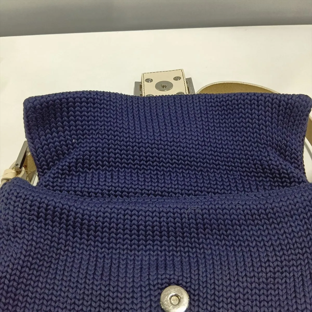 Mamma Bucket Knit x Leather Shoulder Bag Navy x Beige 26424 — view 13
