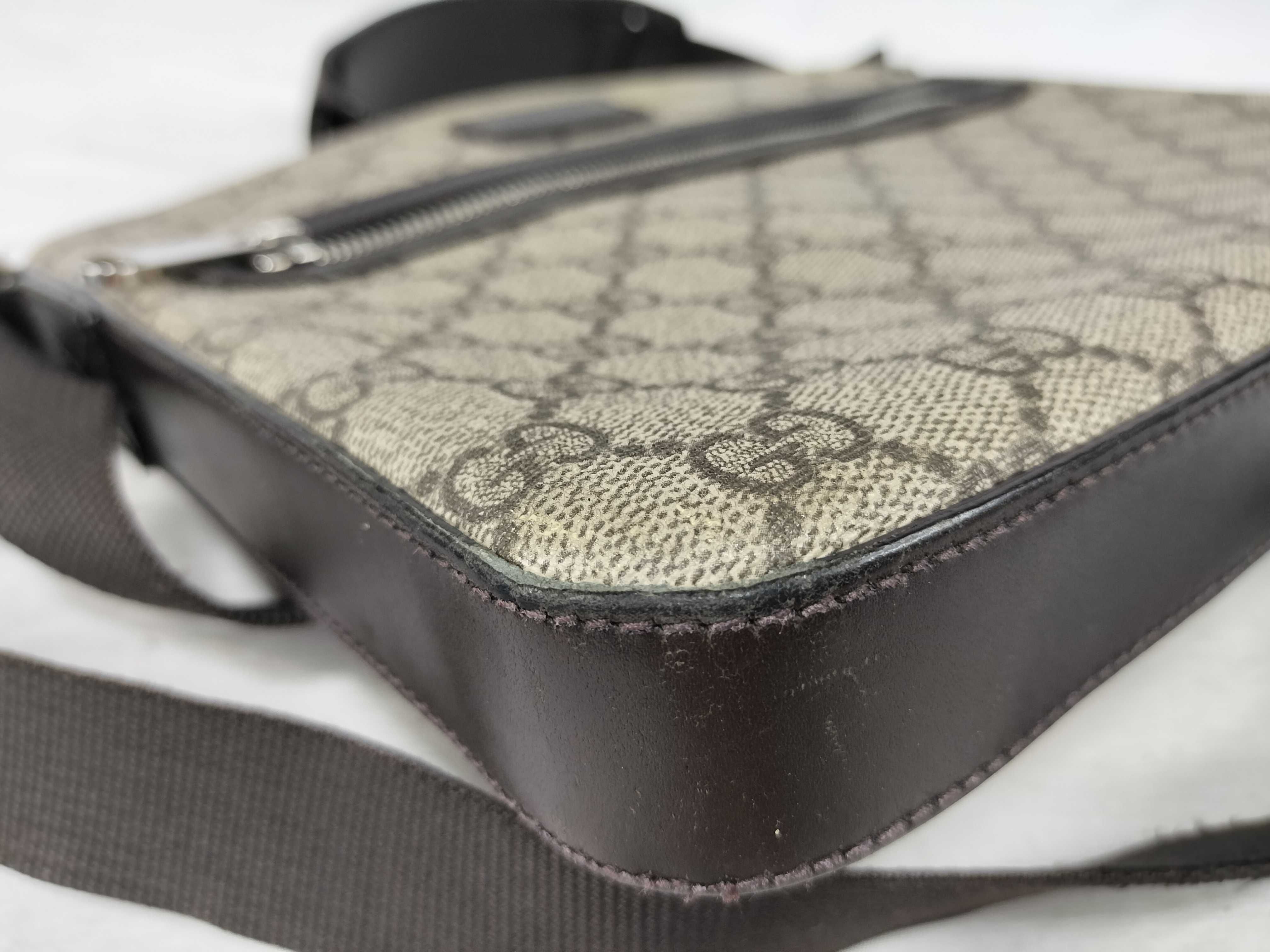 GG Supreme Shoulder Bag — view 7