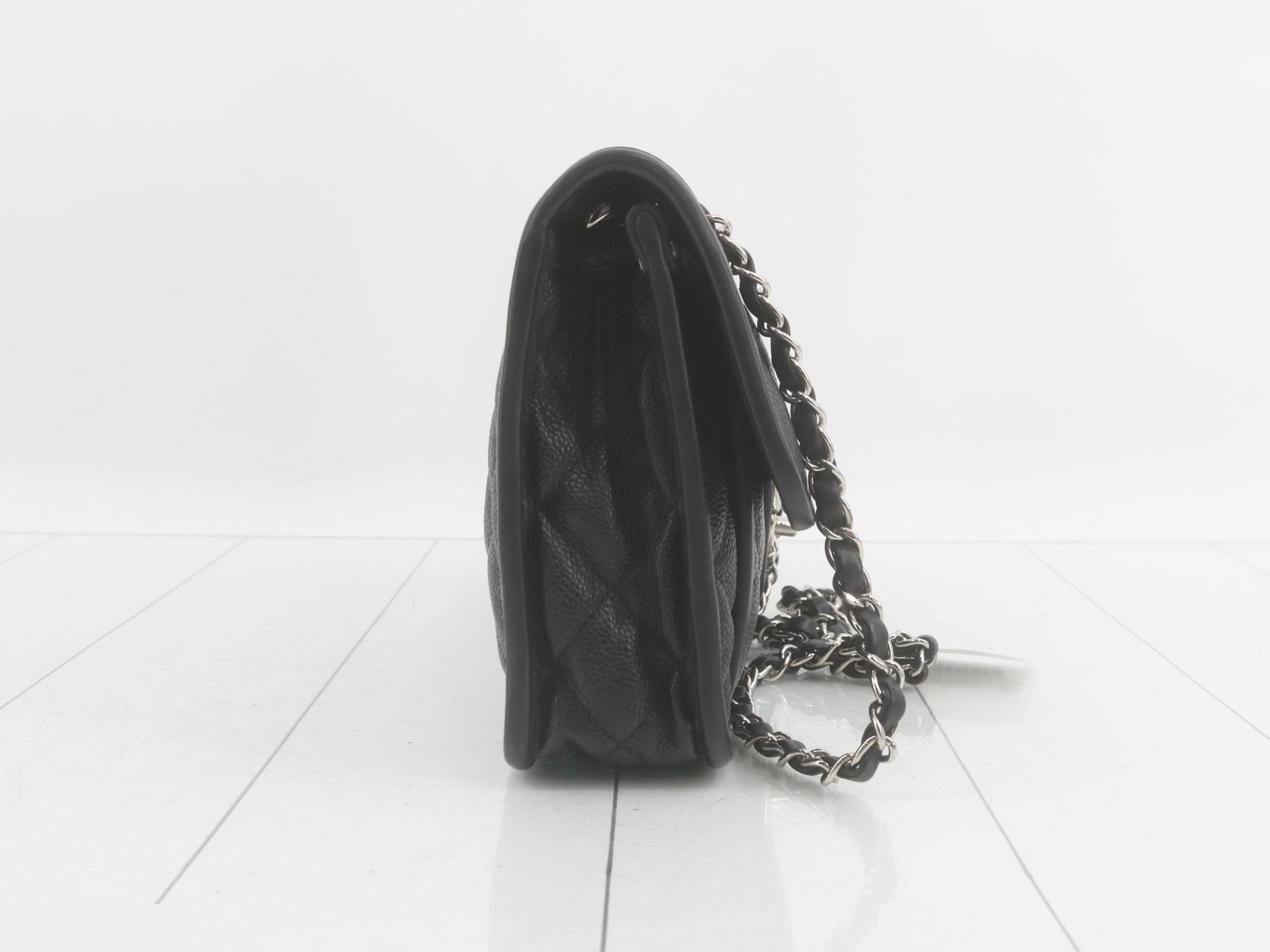 Double pocket caviar leather (bag) - shoulder bag — view 4