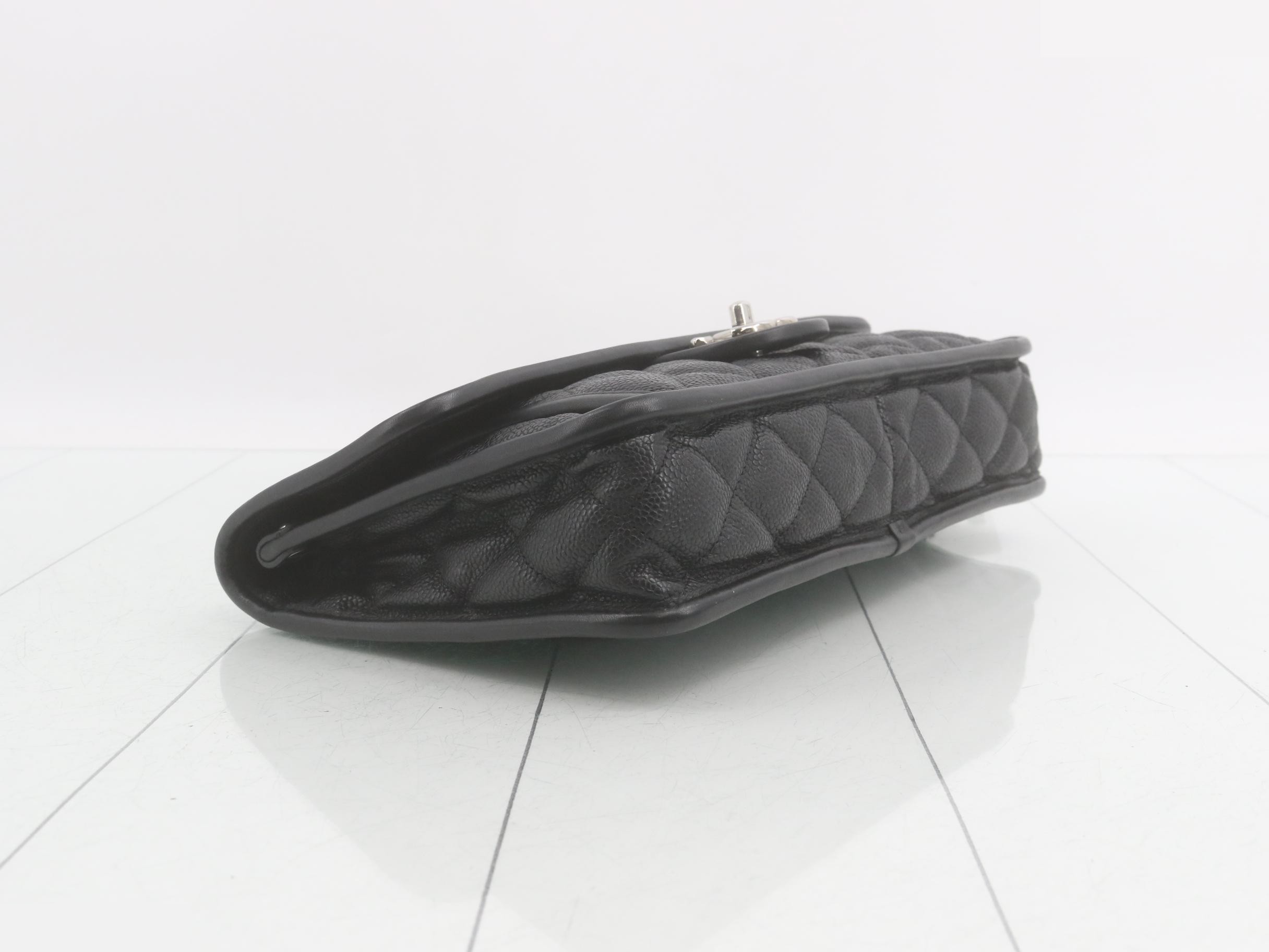 Double pocket caviar leather (bag) - shoulder bag — view 5