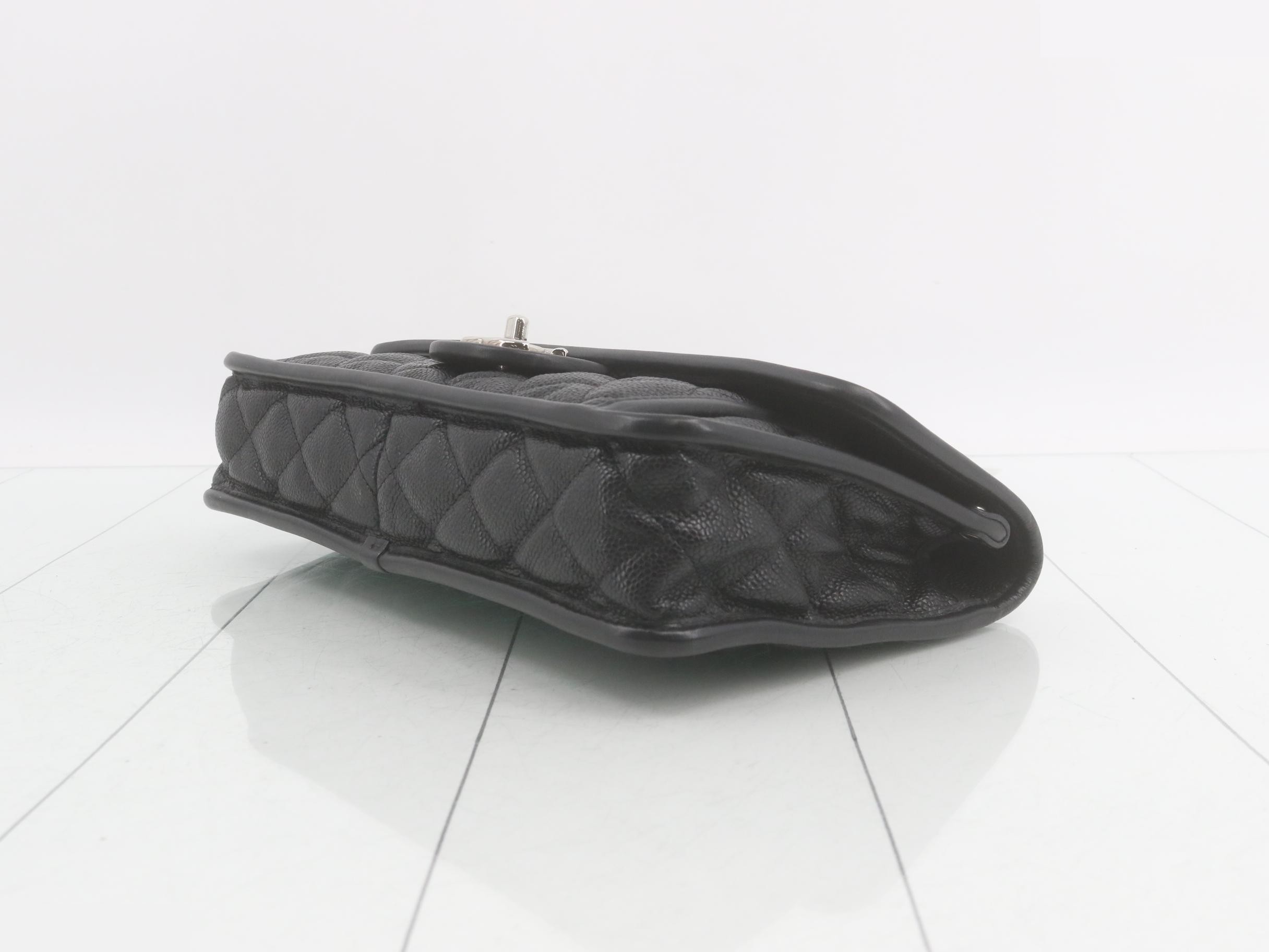 Double pocket caviar leather (bag) - shoulder bag — view 6