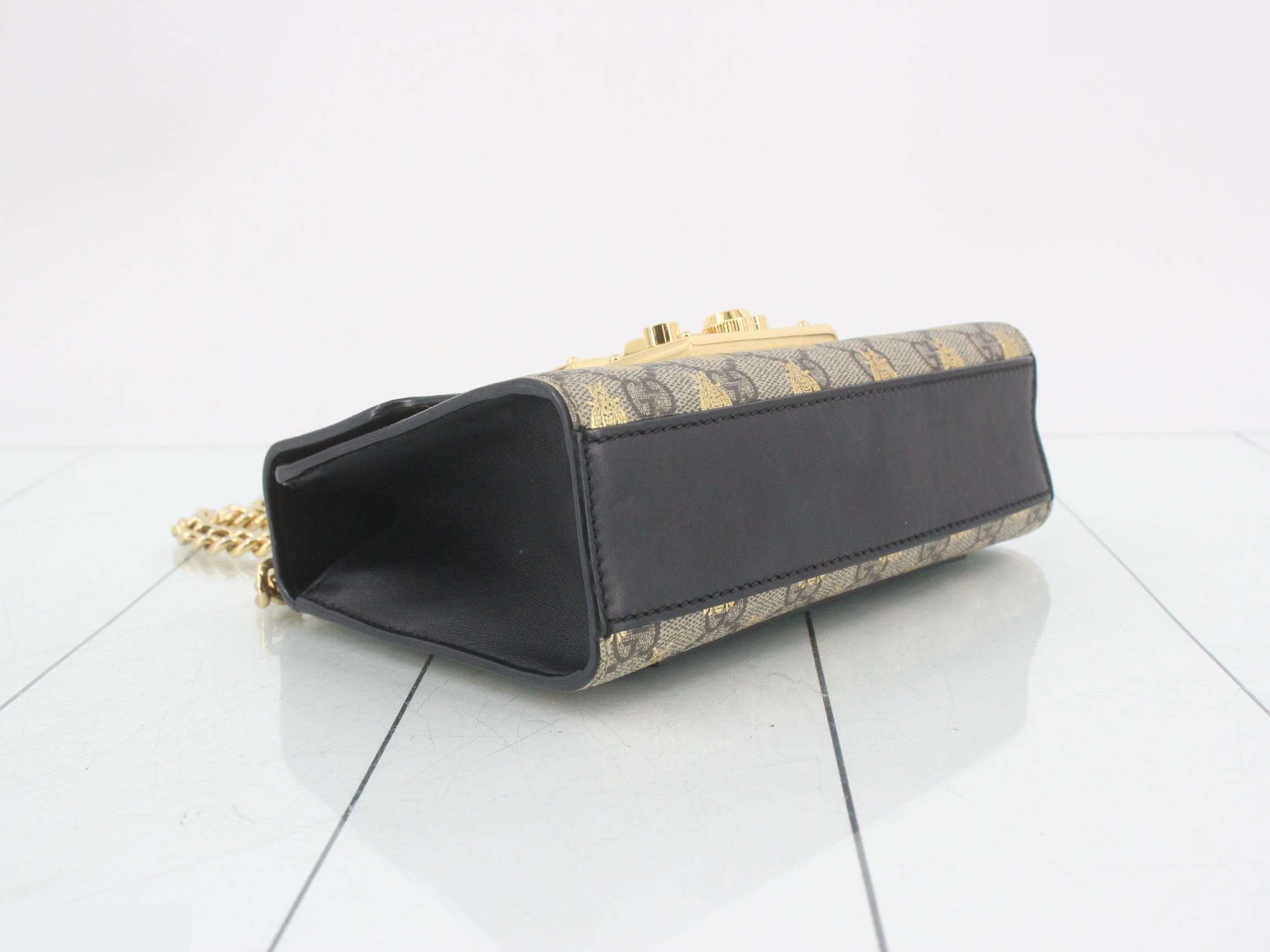 GG Supreme Padlock Bee Chain Shoulder Bag — view 5