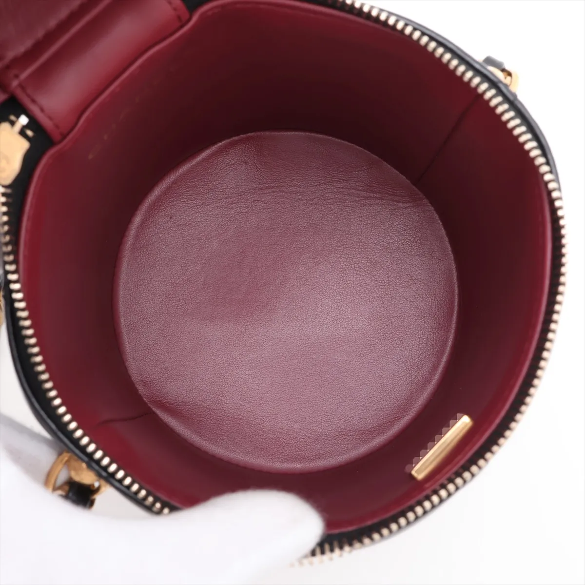 Matelassé Lambskin Chain Shoulder Bag Vanity Case Black Gold Hardware EEU7K560 Random Plate — view 6