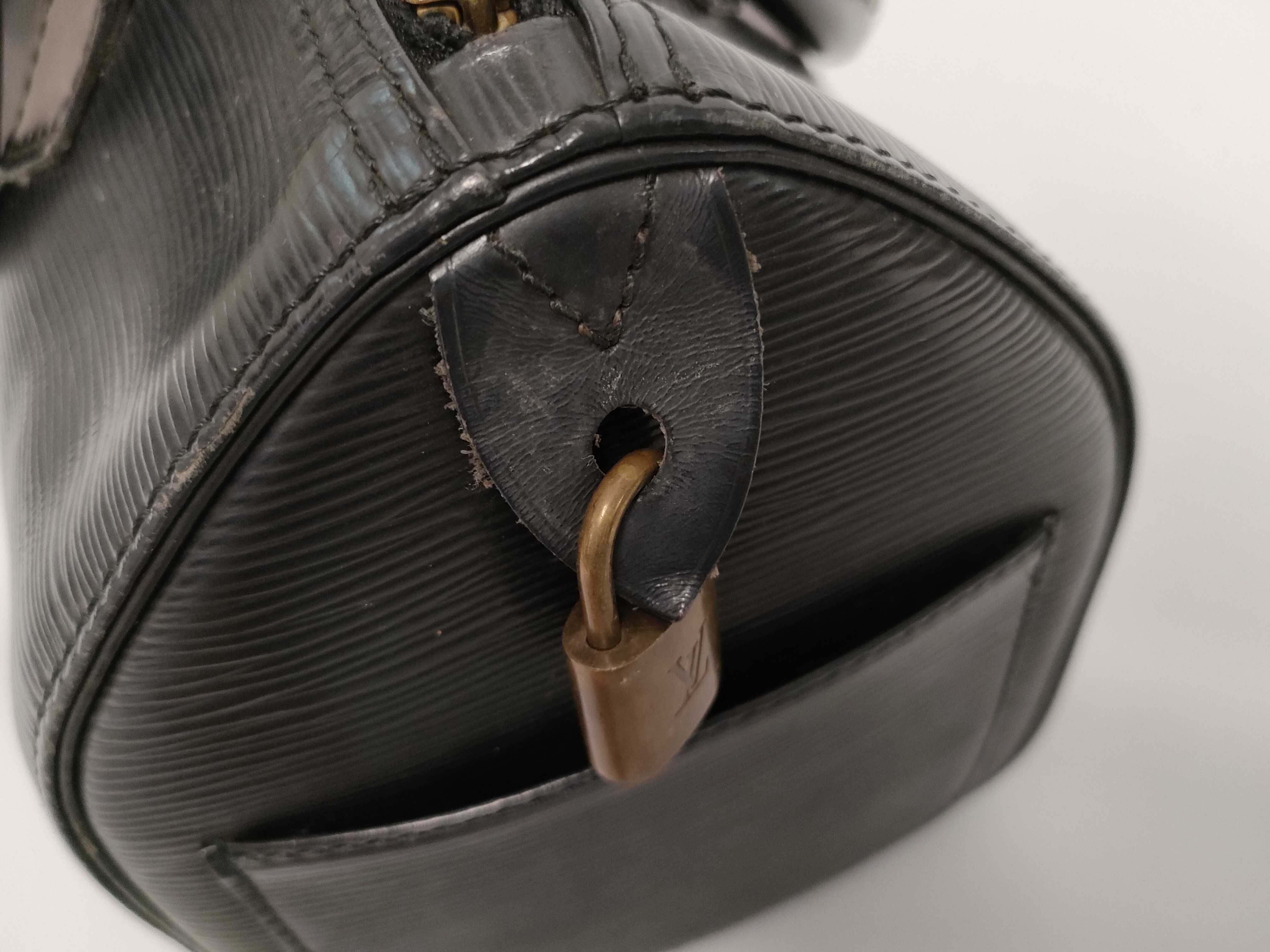 Epi / Epi / Handbag / Leather Handbag — view 9