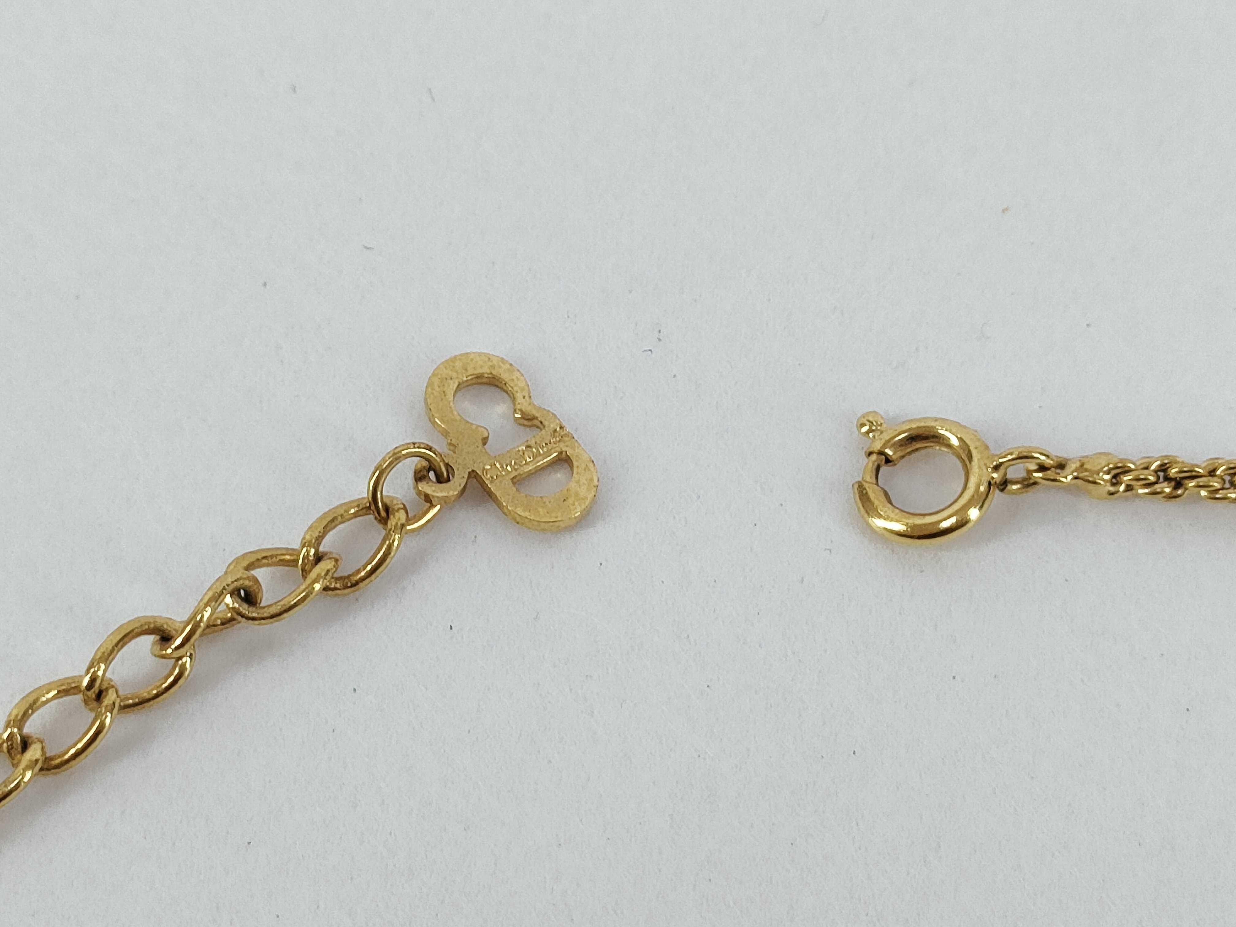 necklace — view 3