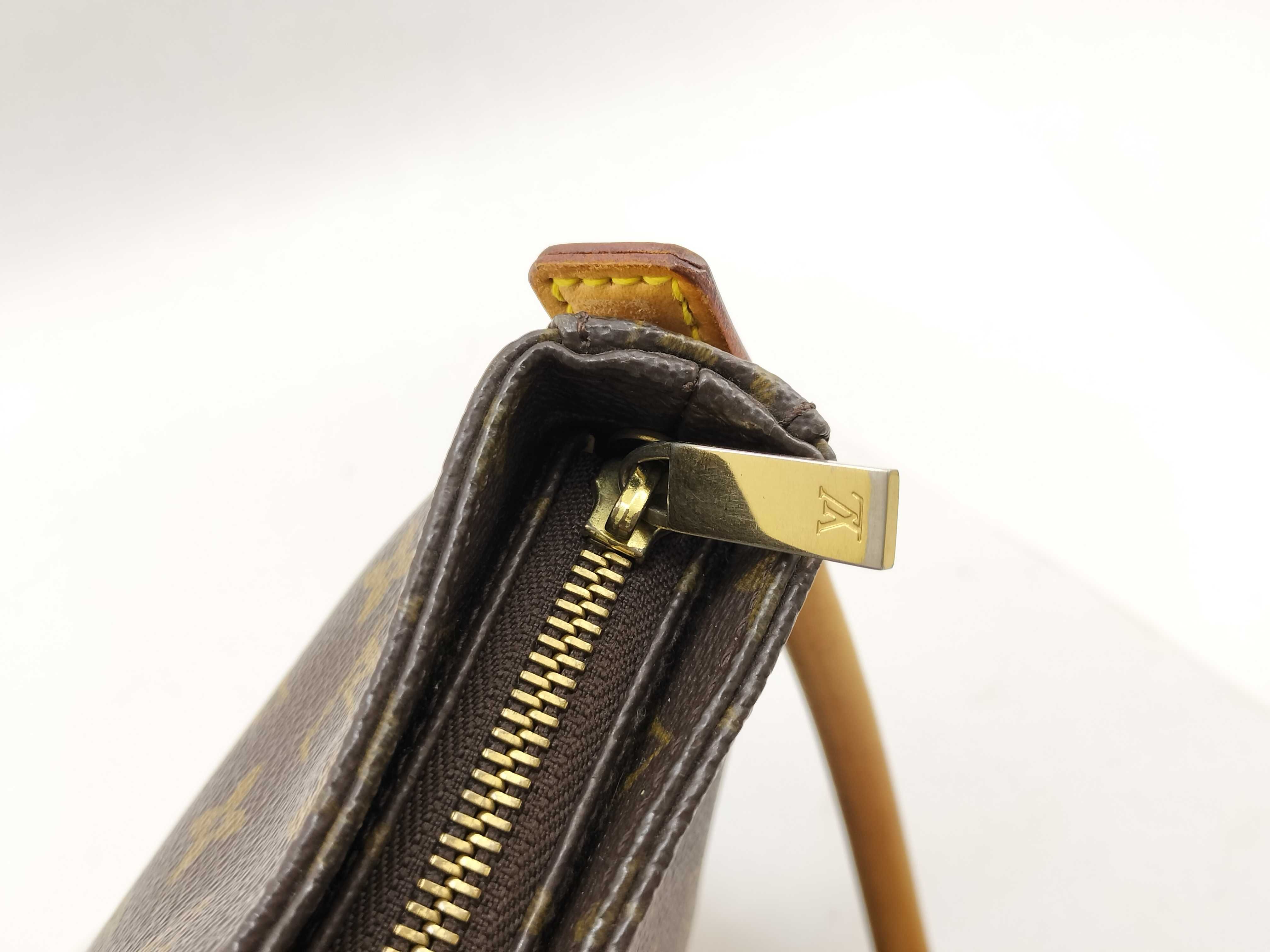 Looping MM Shoulder Bag — view 8