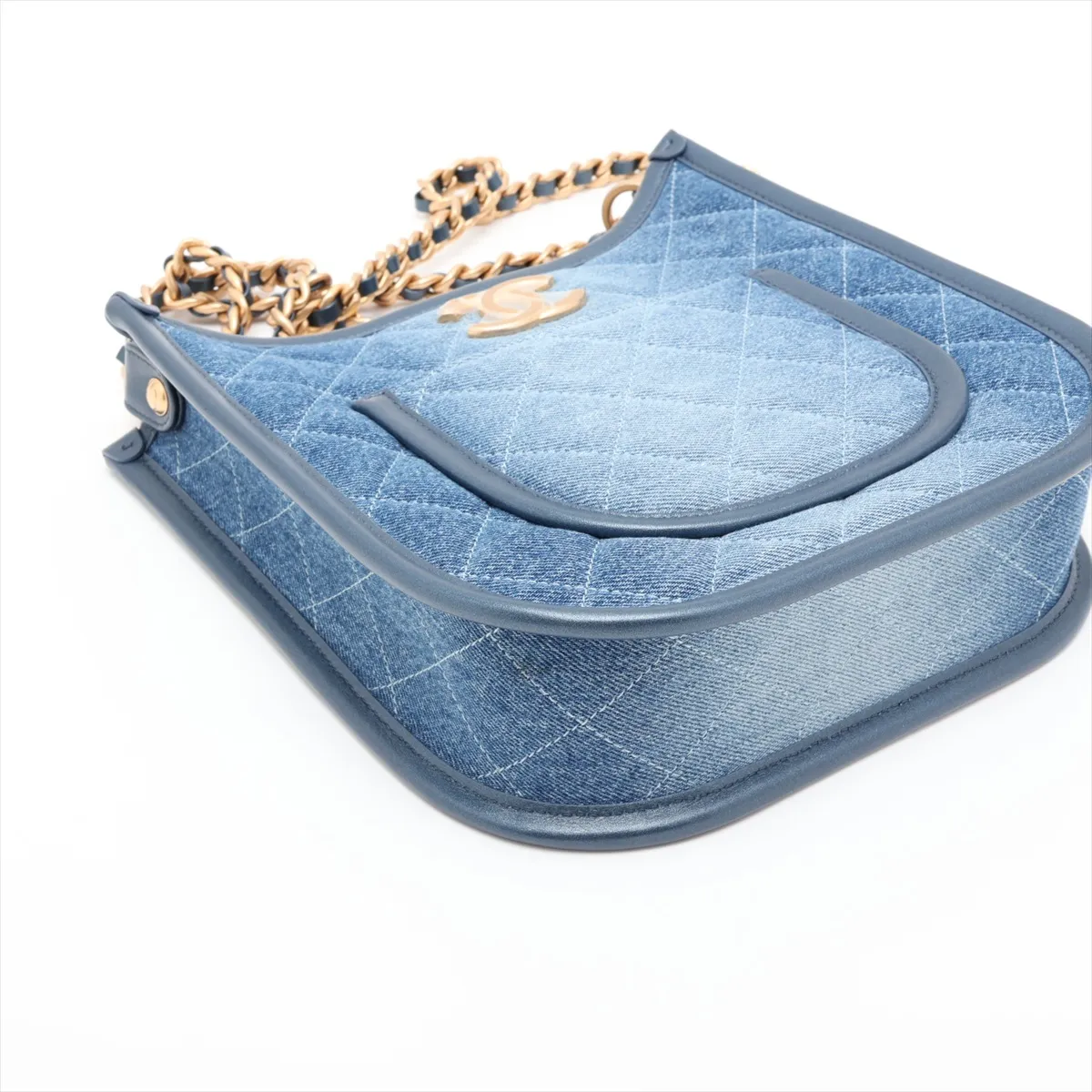 [Individually packaged] Chanel Matelassé Denim x Lambskin 2-Way Shoulder Bag Hobo Blue Gold Hardware LJA686P8 Random Plate — view 4