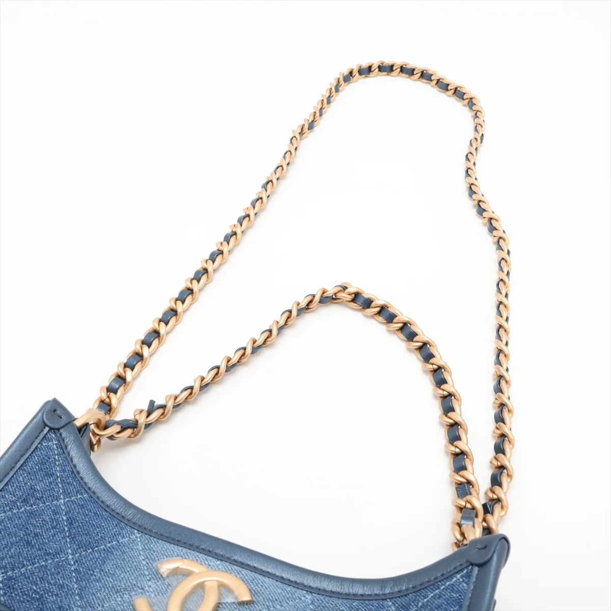 [Individually packaged] Chanel Matelassé Denim x Lambskin 2-Way Shoulder Bag Hobo Blue Gold Hardware LJA686P8 Random Plate — view 5
