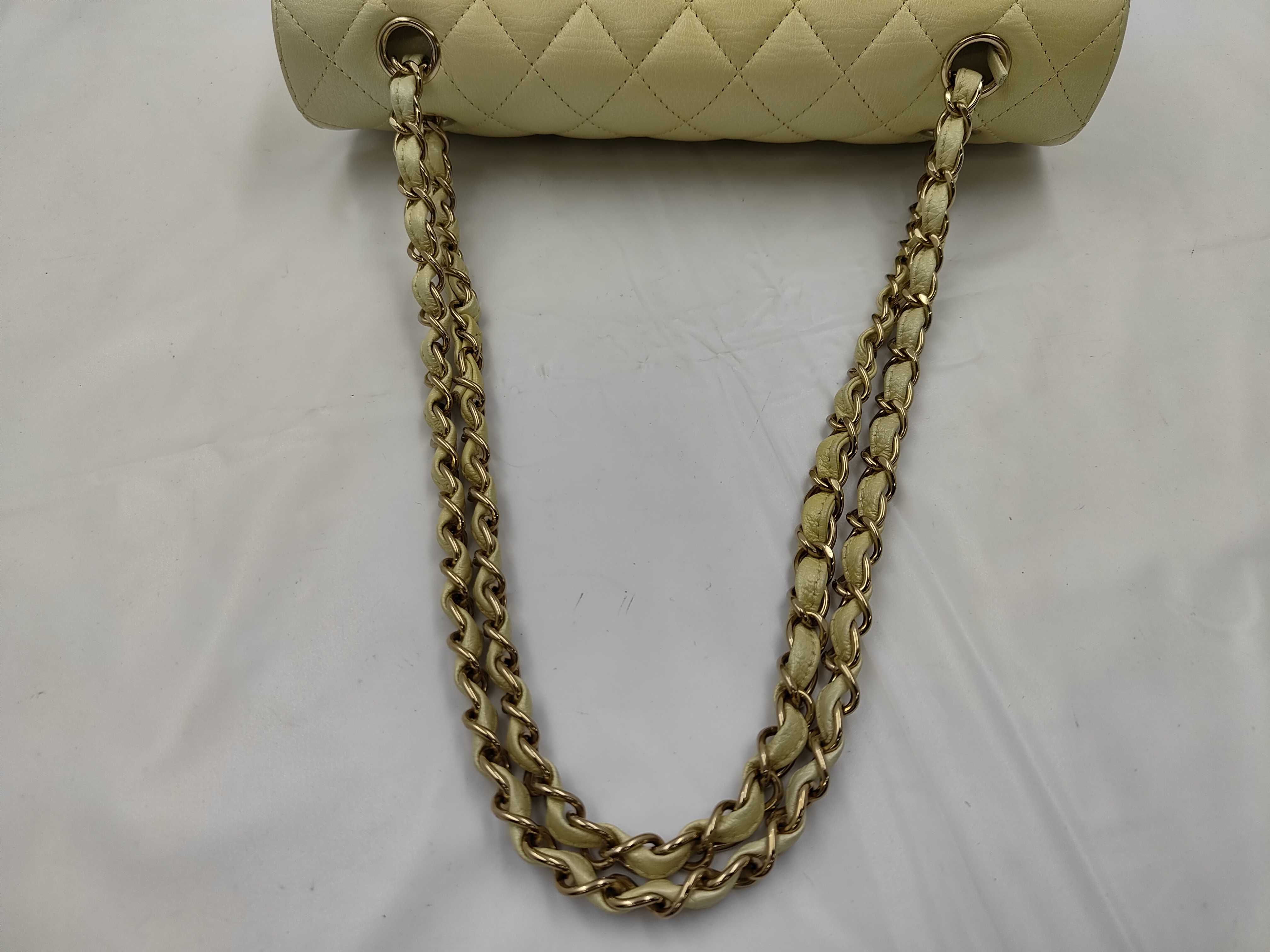 Matelassé 25 Double Flap Lambskin Yellow Chain Shoulder Bag — view 3