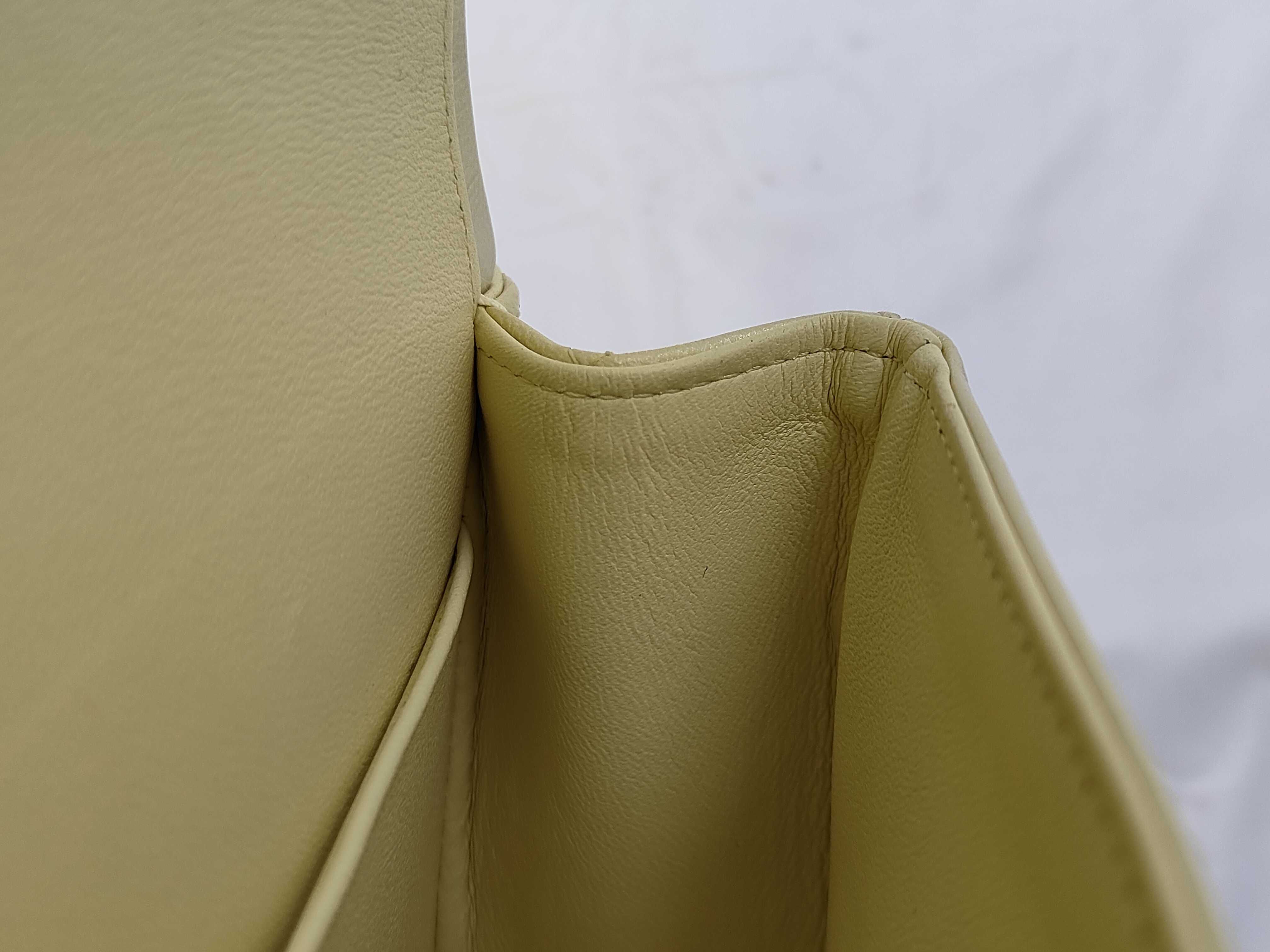 Matelassé 25 Double Flap Lambskin Yellow Chain Shoulder Bag — view 9