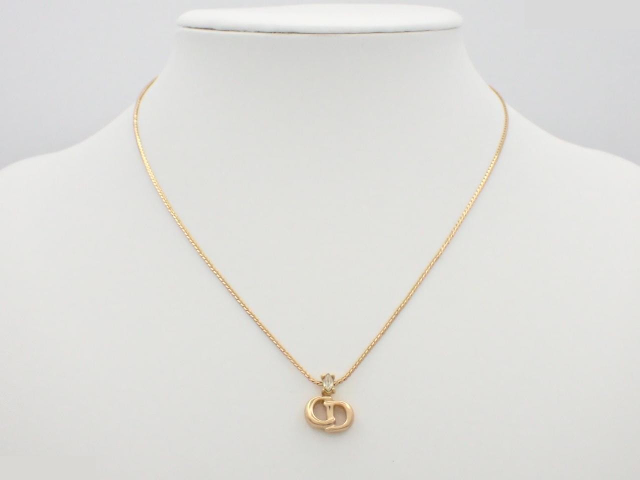 Other lines: Precious metal necklaces and pendants with stones, chain approximately 42cm long. — view 3