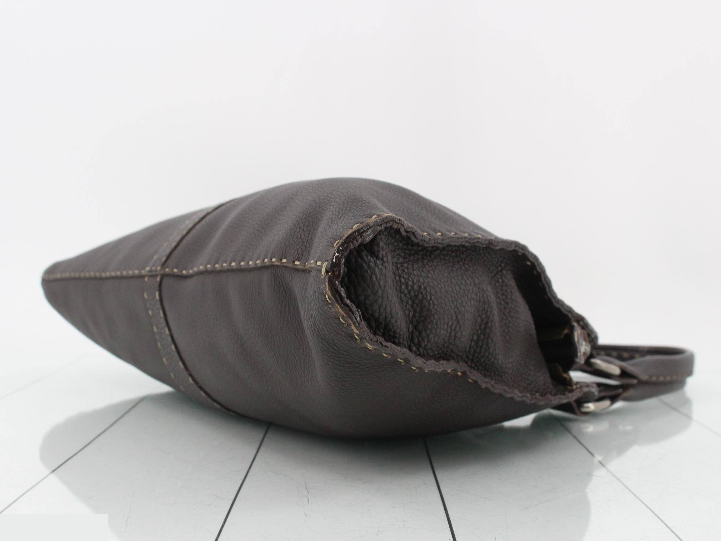 Leather tote bag, brown, with charm. — view 6