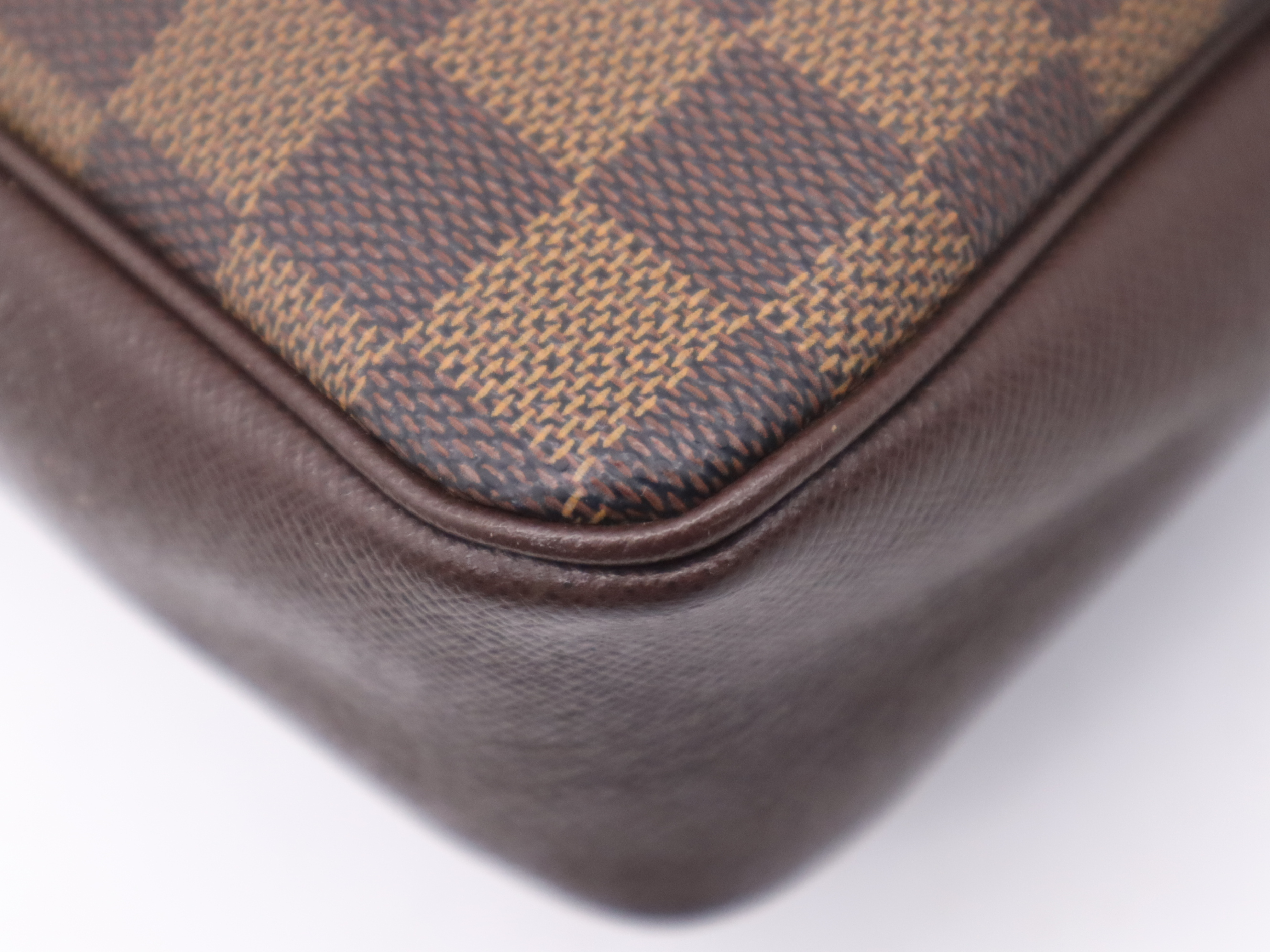 N51982 Damier Trouse Makeup Pouch — view 9