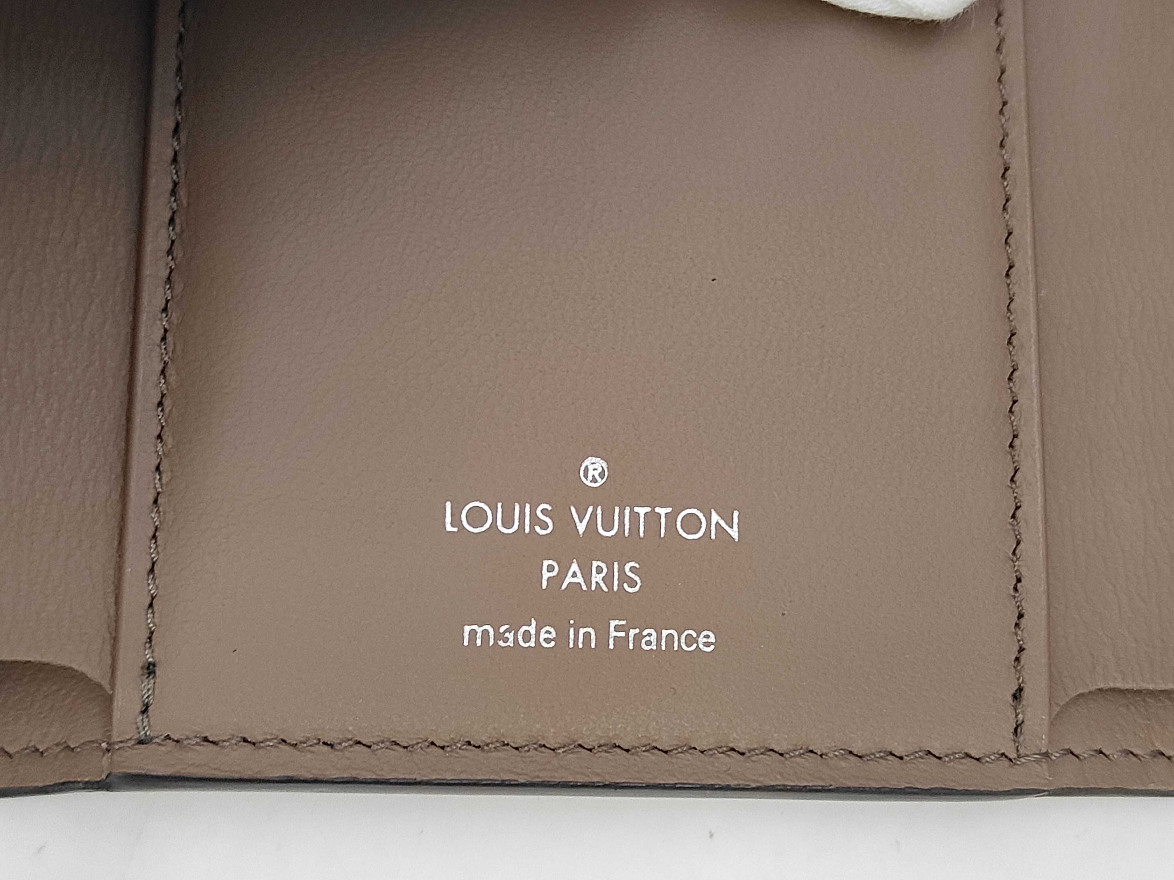 Taurillon Portefeuille Capucines Compact Magnolia M62156 Wallet — view 6