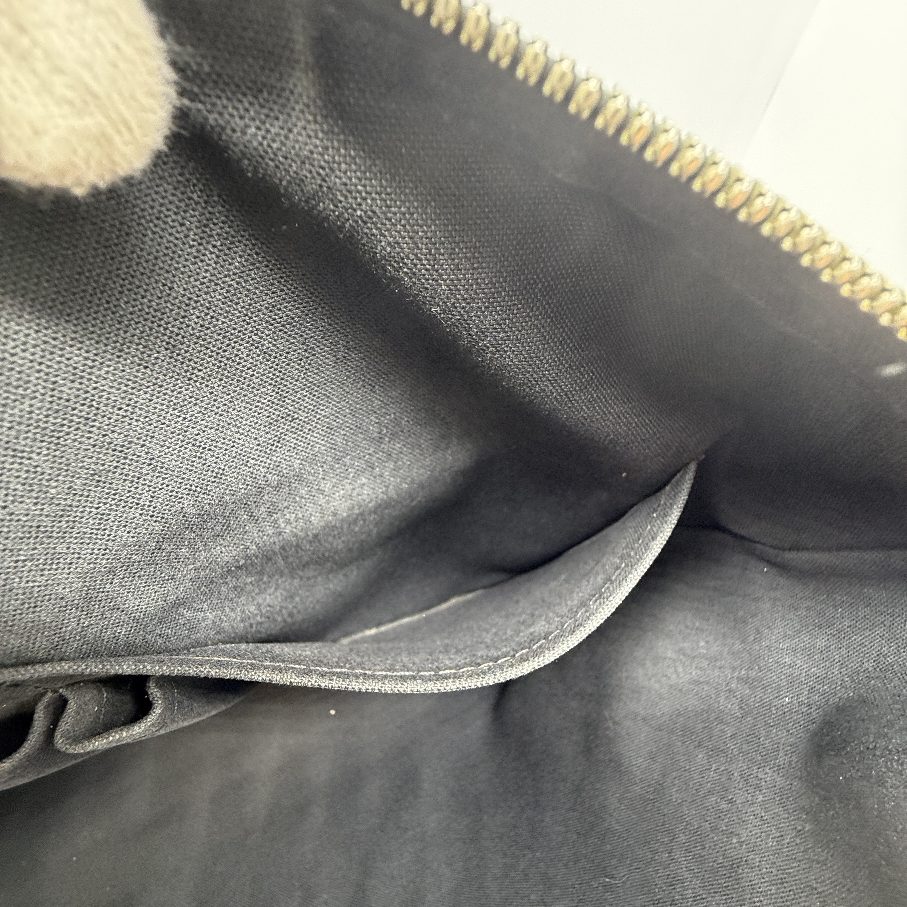Damier Graphite Mick MM Shoulder Bag — view 15