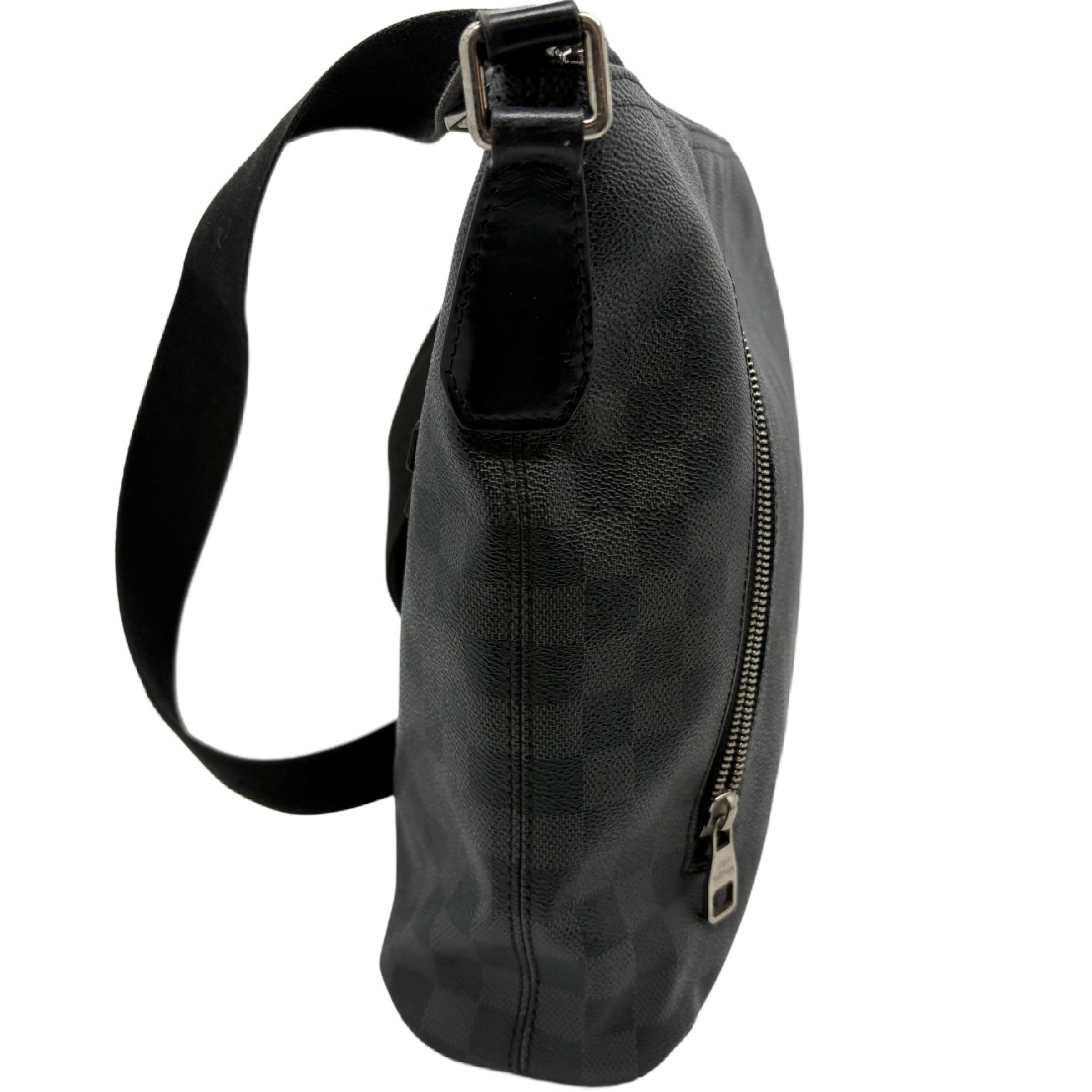 Damier Graphite Mick MM Shoulder Bag — view 4
