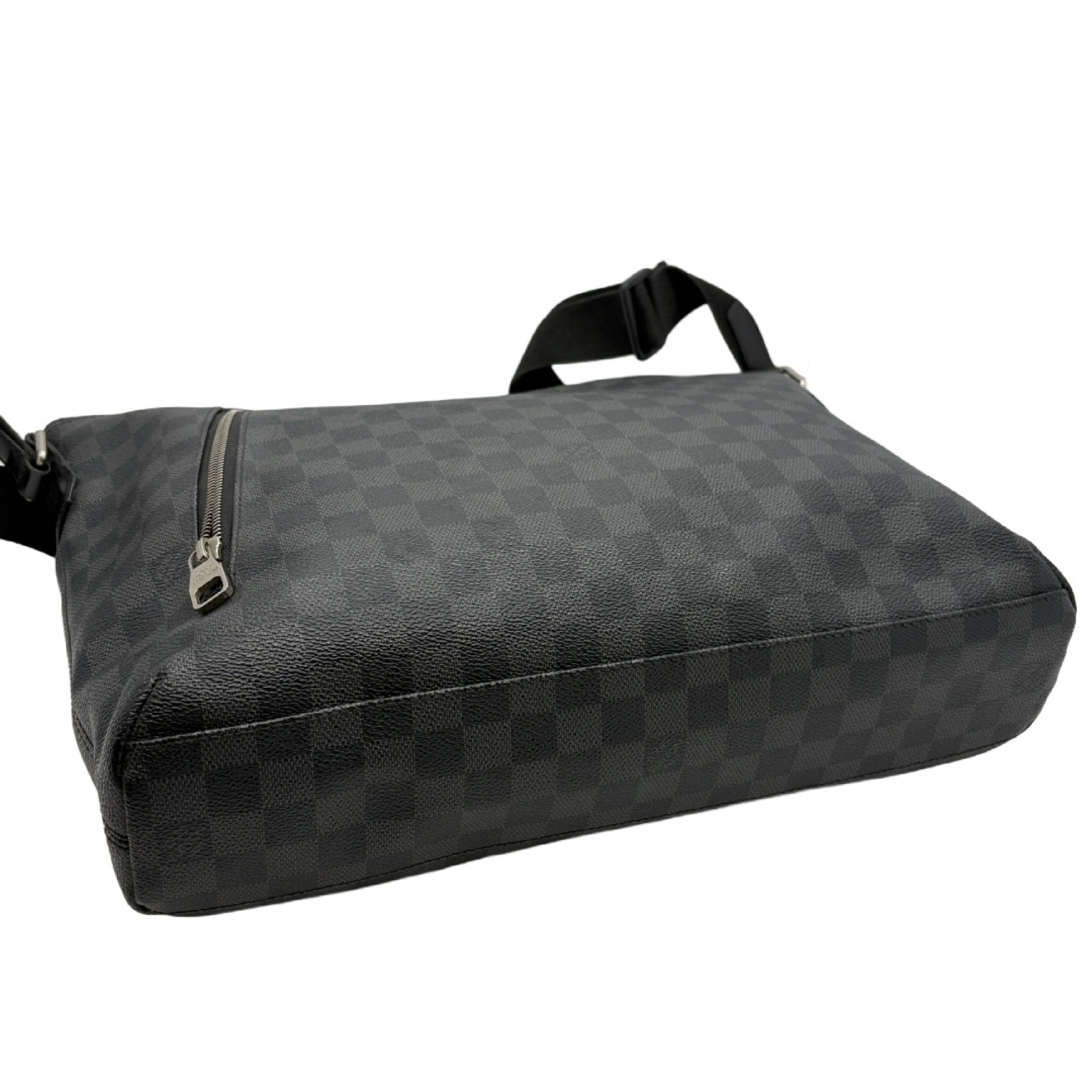 Damier Graphite Mick MM Shoulder Bag — view 6