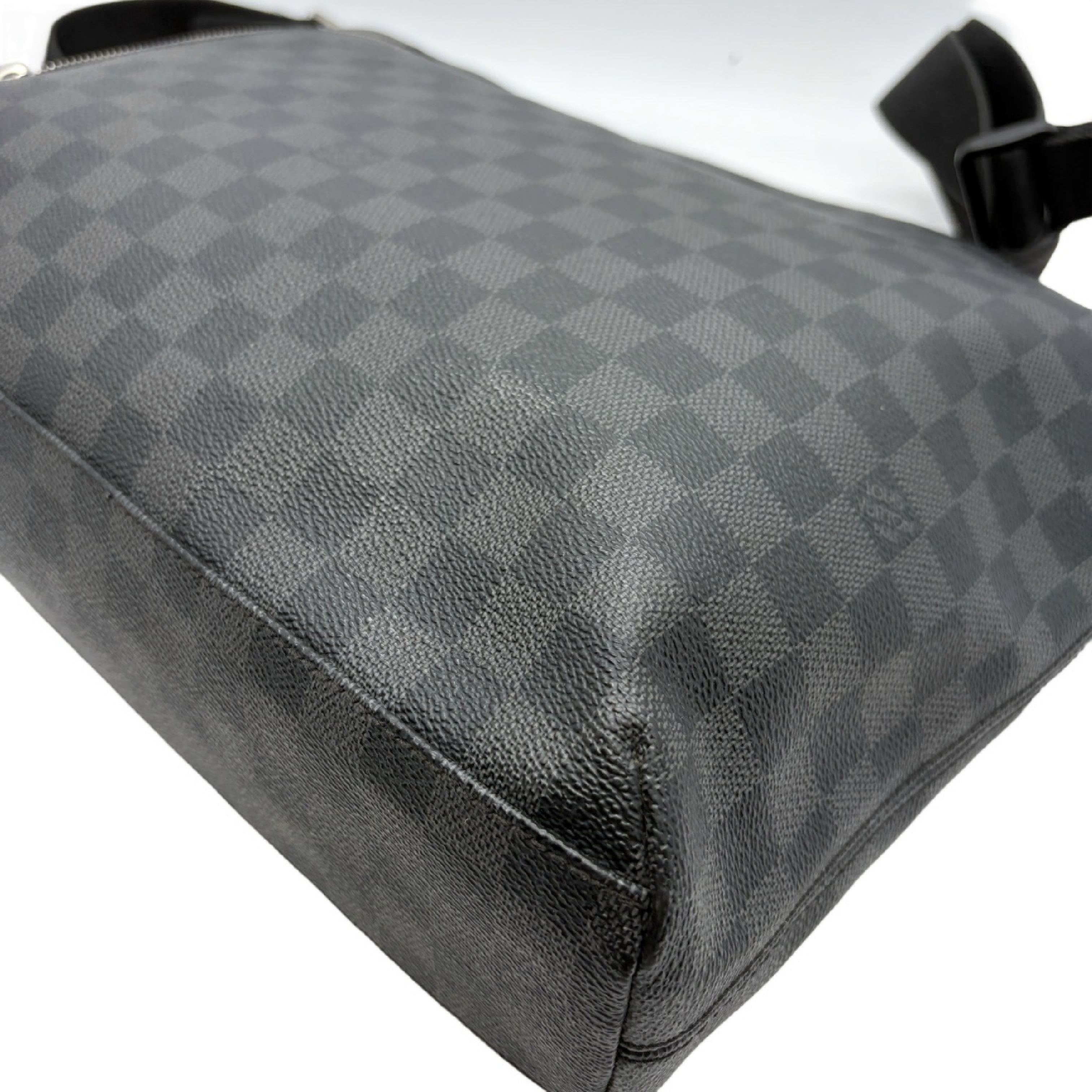 Damier Graphite Mick MM Shoulder Bag — view 7