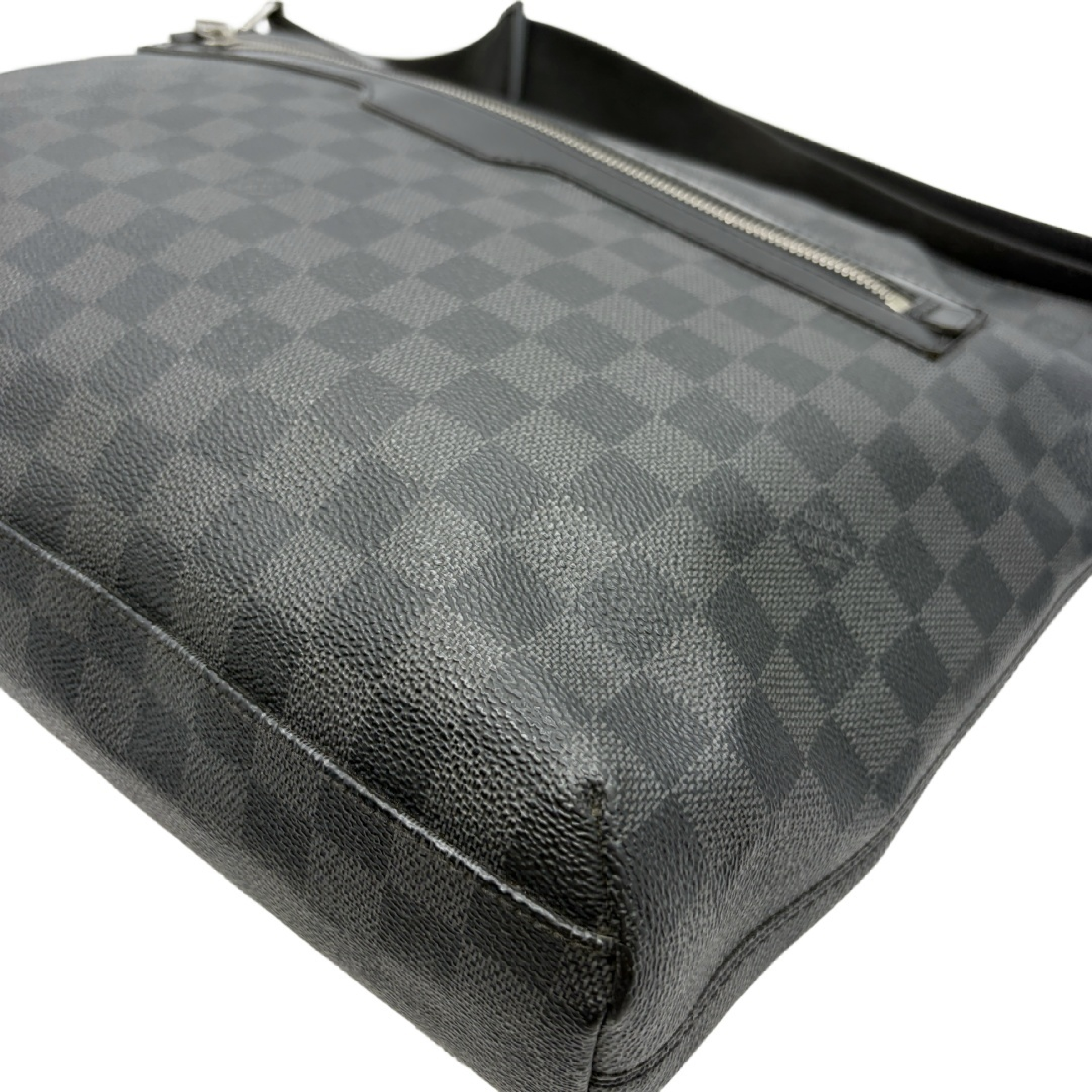 Damier Graphite Mick MM Shoulder Bag — view 9