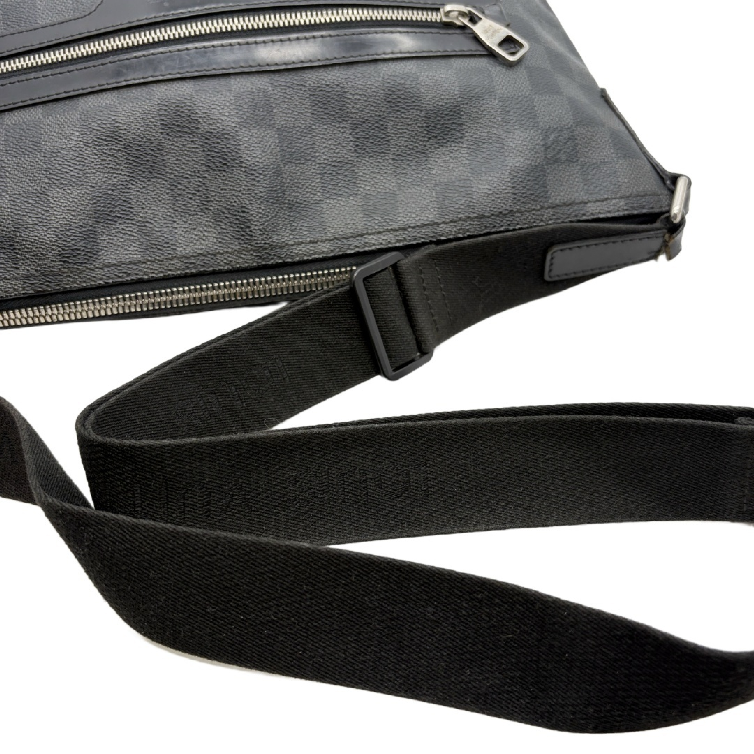 Damier Graphite Mick MM Shoulder Bag — view 10