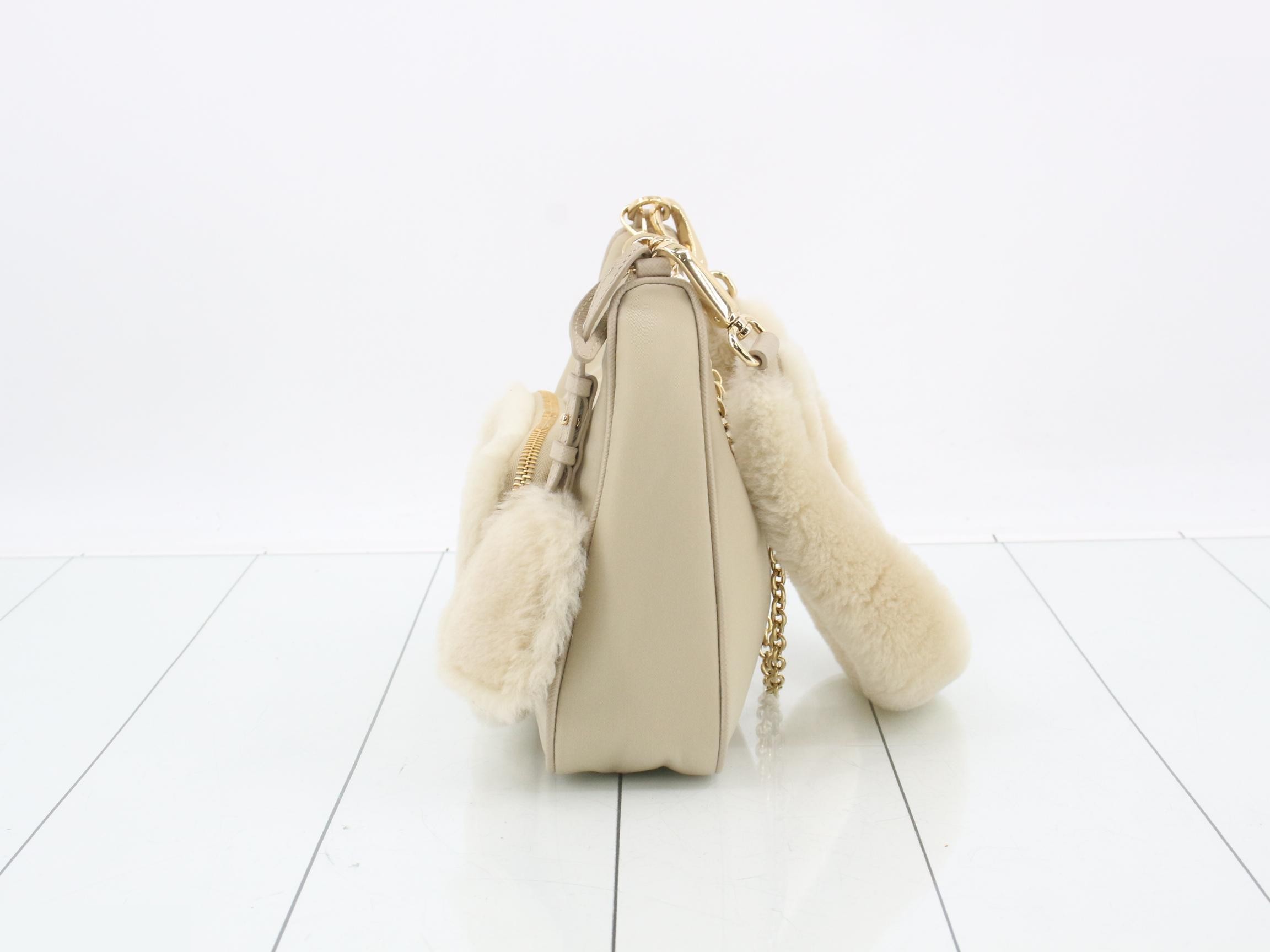 Re-Edition 2-Way Handbag 2005 Beige Lamb Shearling — view 3