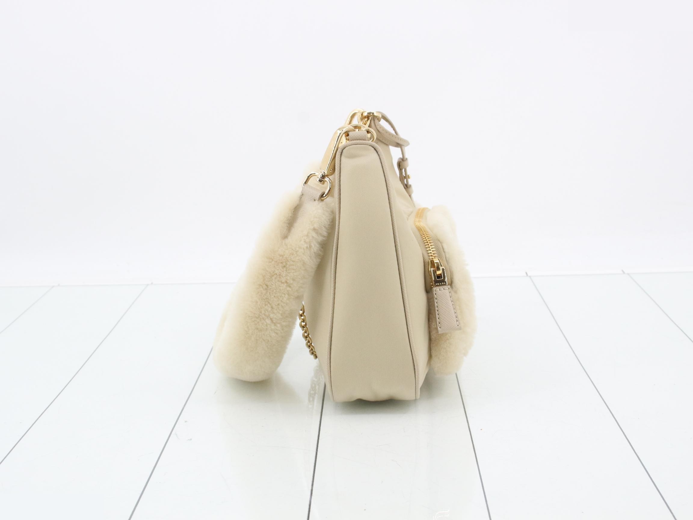 Re-Edition 2-Way Handbag 2005 Beige Lamb Shearling — view 4