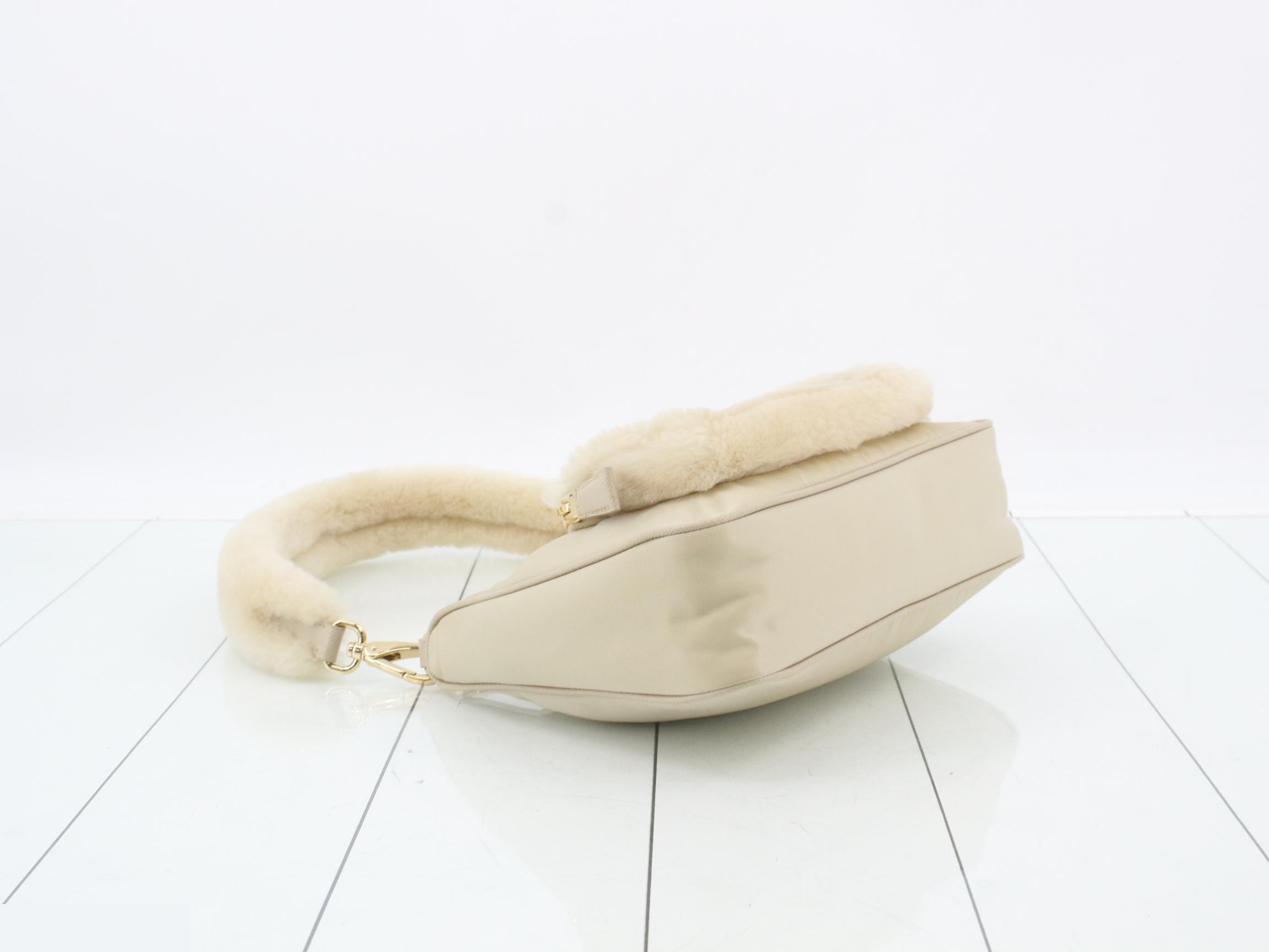 Re-Edition 2-Way Handbag 2005 Beige Lamb Shearling — view 5