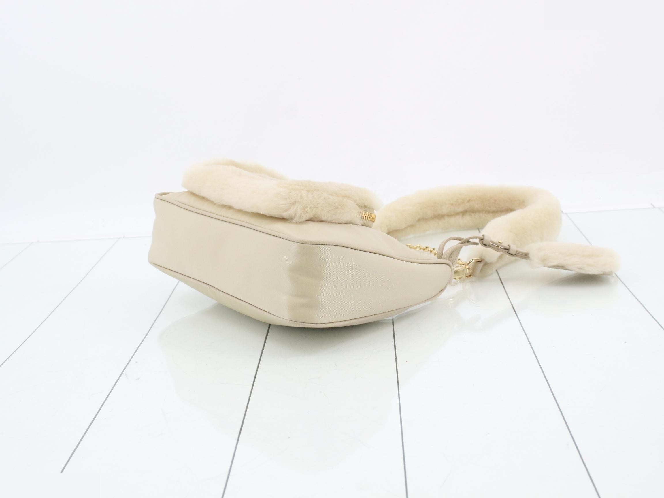 Re-Edition 2-Way Handbag 2005 Beige Lamb Shearling — view 6