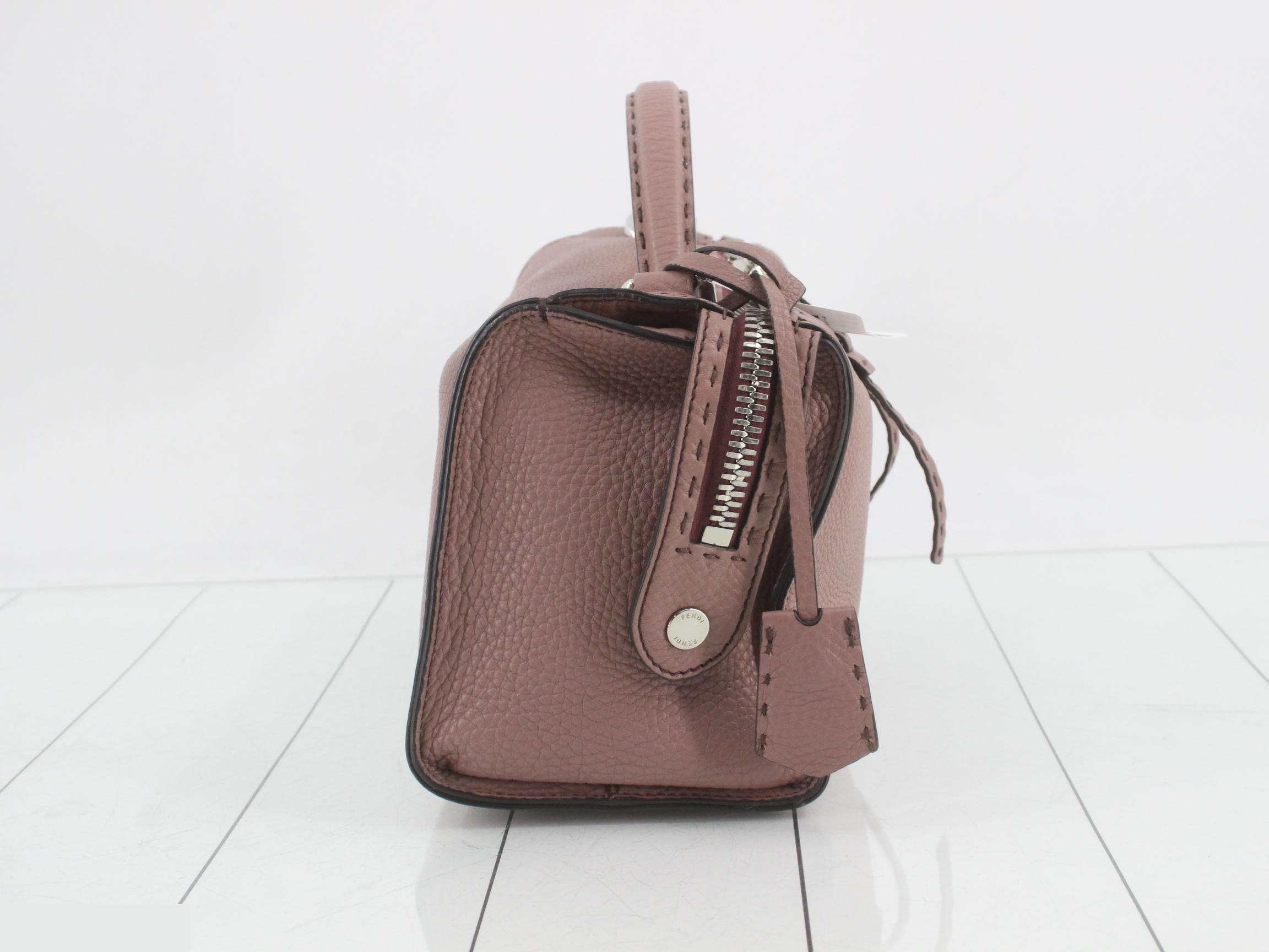 Selleria Lei handbag, leather, stitched, clochette. — view 4